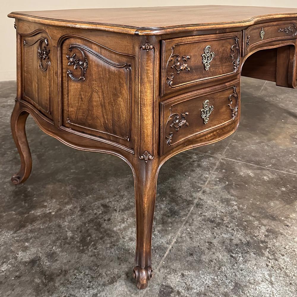 Antique French Louis XV Walnut Serpentine Desk For Sale 13