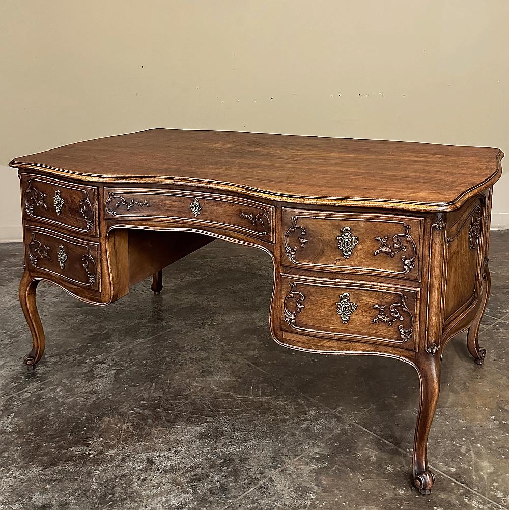 Hand-Carved Antique French Louis XV Walnut Serpentine Desk For Sale