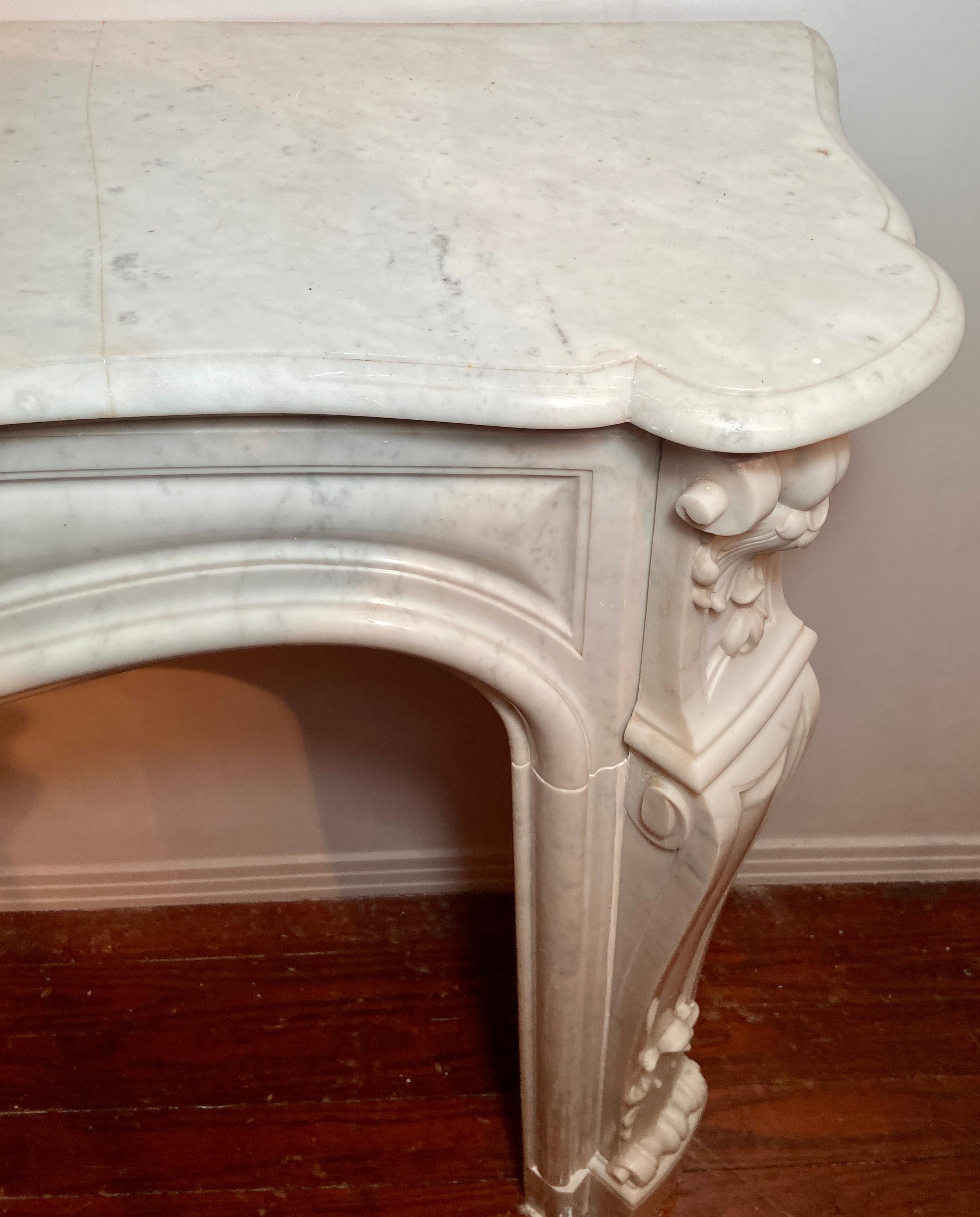 Antique French Louis XV White and Grey Marble Mantel, Circa 1860-1880 For Sale 1