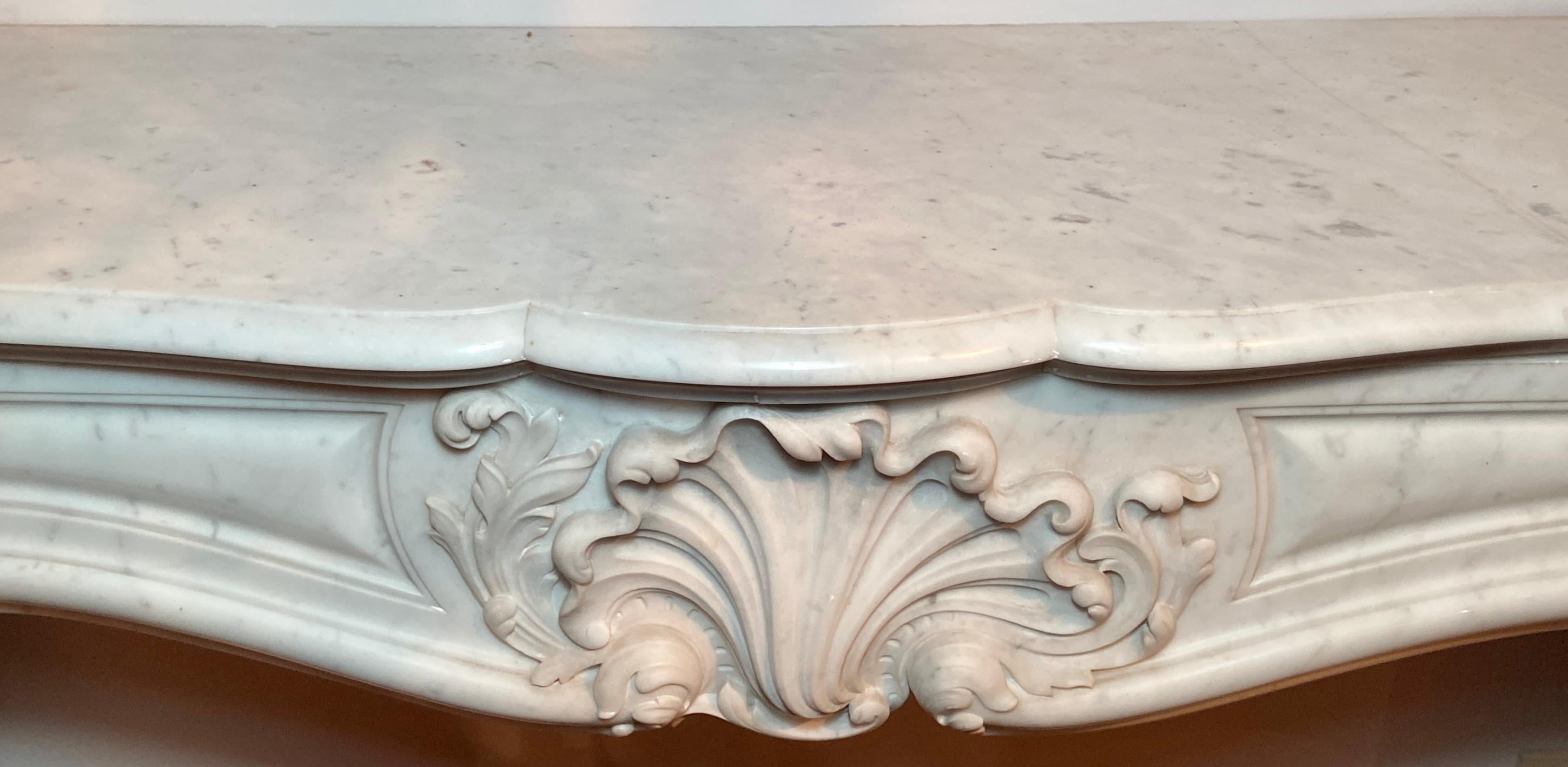 Antique French Louis XV White and Grey Marble Mantel, Circa 1860-1880 For Sale 2