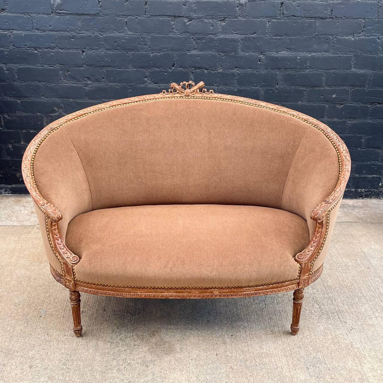 Early 20th Century Antique French Louis XVI Alpaca Mohair Love Seat Sofa with Carved Details For Sale