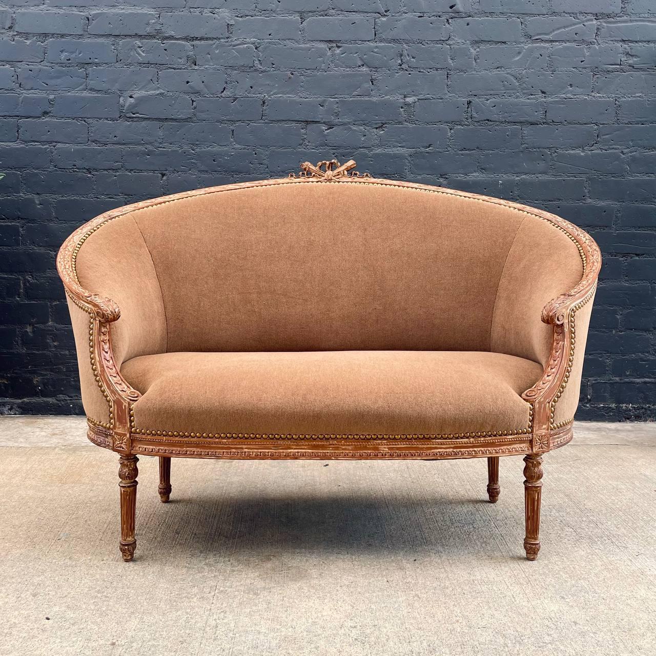Early 20th Century Antique French Louis XVI Alpaca Mohair Love Seat Sofa with Carved Details For Sale