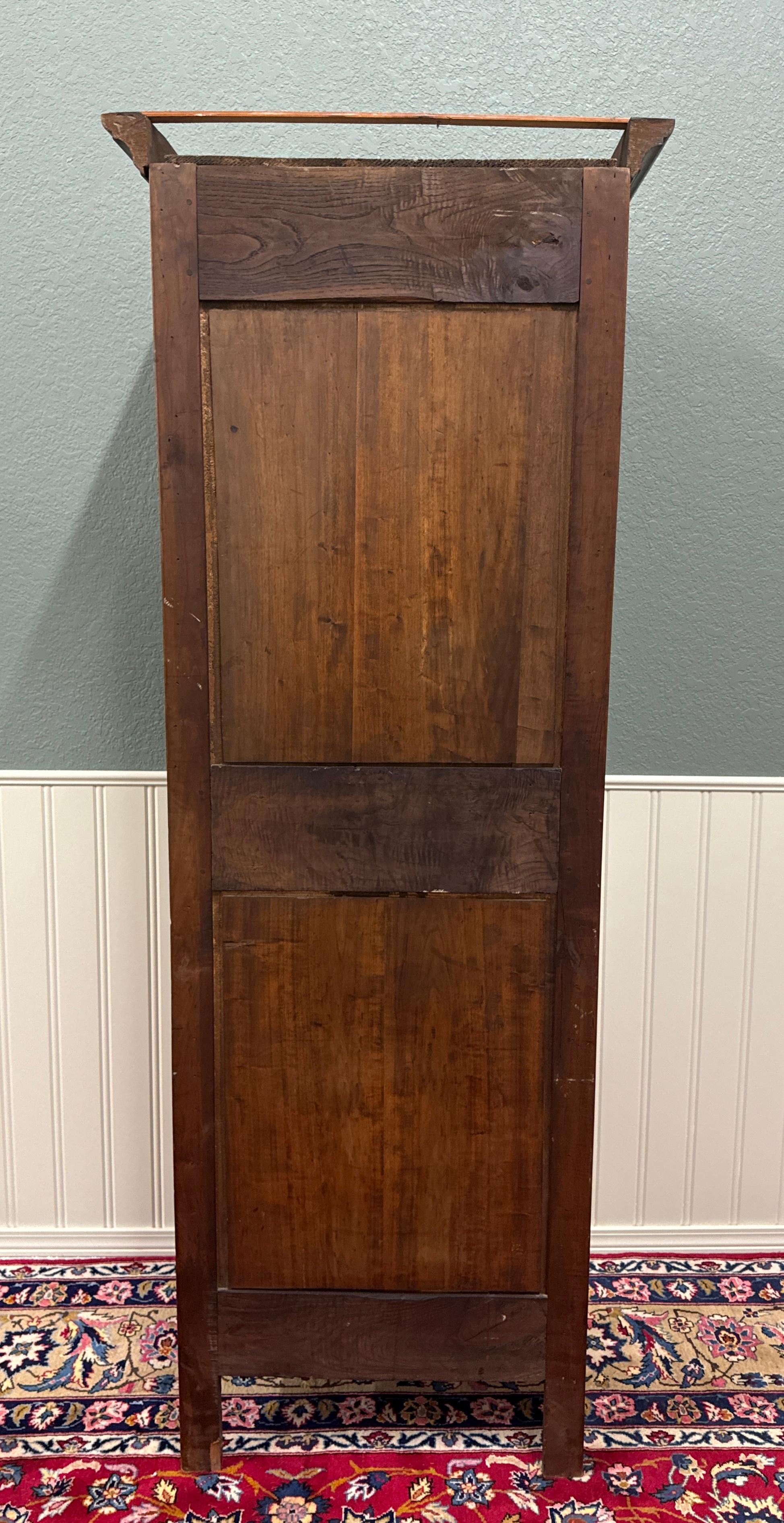 Armoire française ancienne Louis XVI Armoire Linen Cabinet Bonnetiere acajou 7