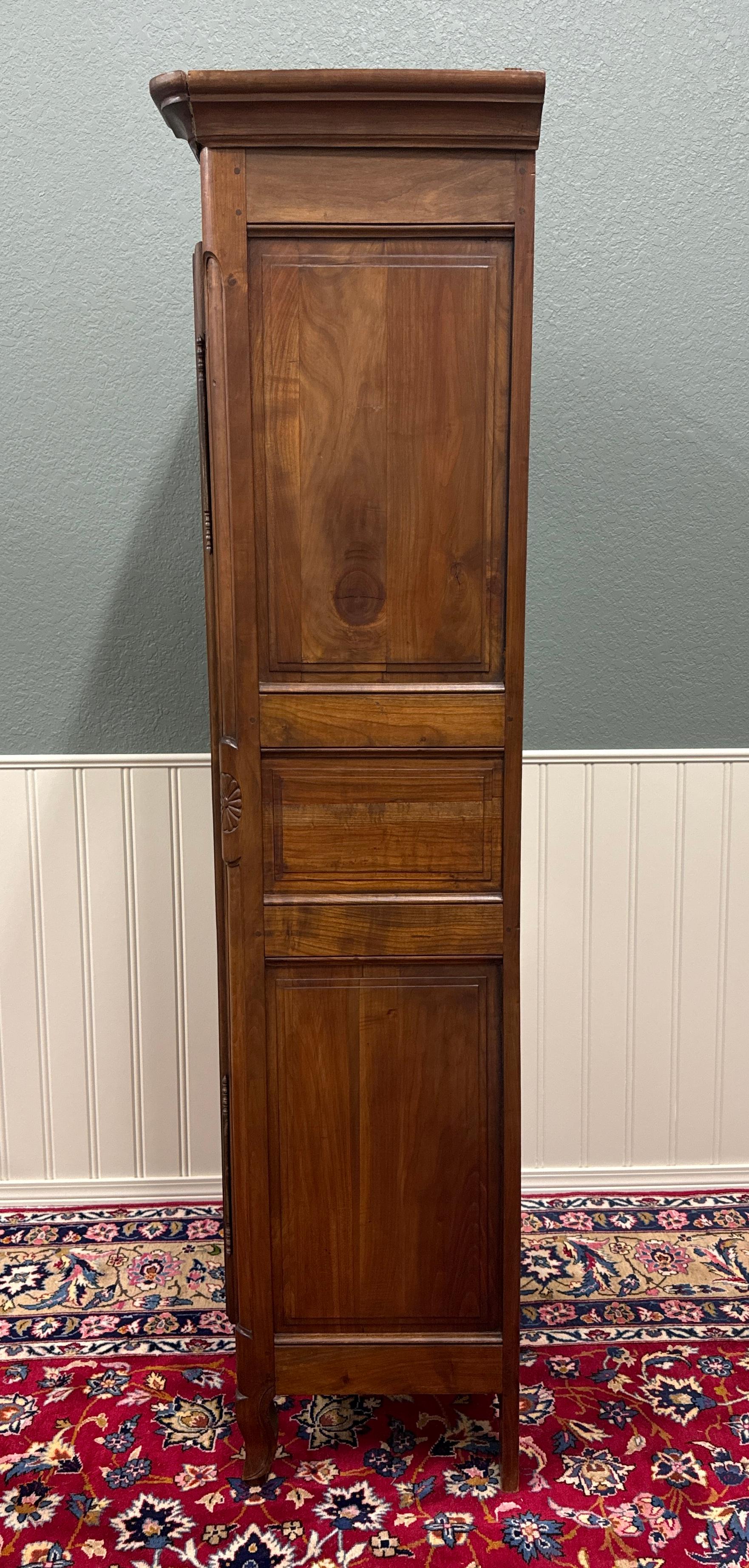 Armoire française ancienne Louis XVI Armoire Linen Cabinet Bonnetiere acajou 9