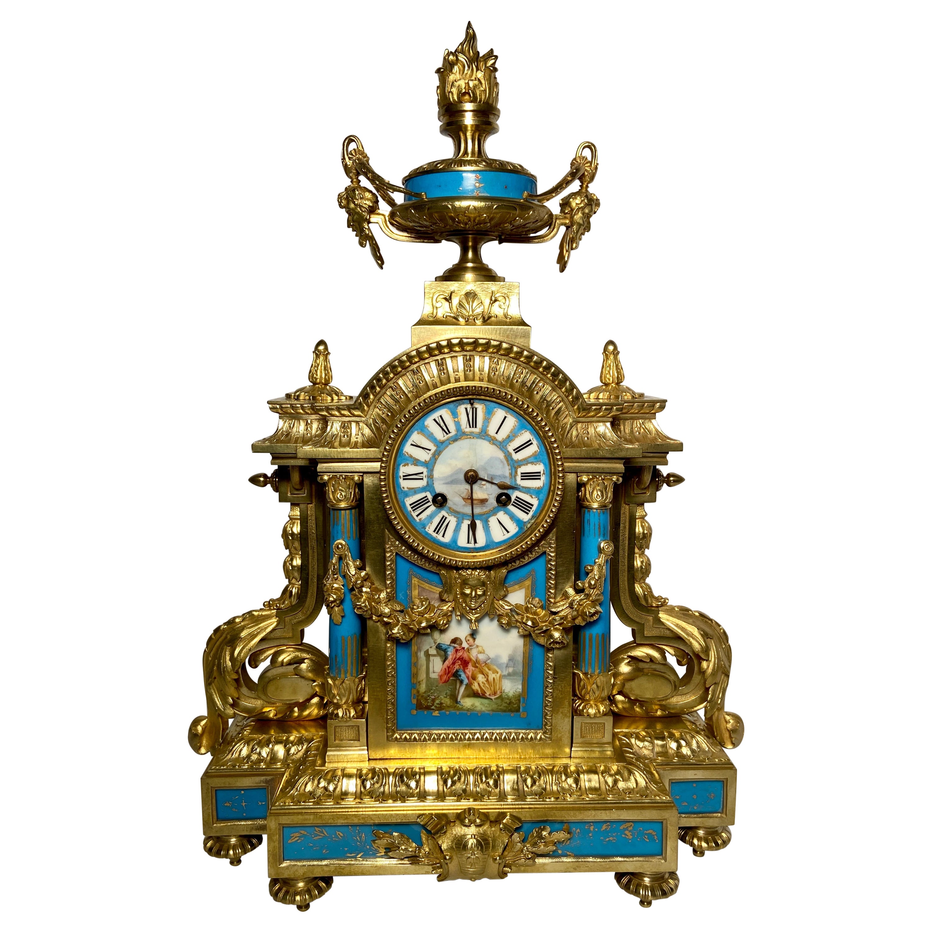 Antiquité française Louis XVI Bleu Sèvres Porcelaine et Ormolu, Circa 1875-85