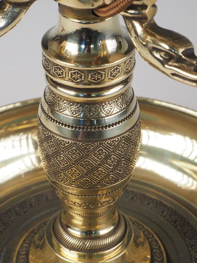 Antique French Louis XVI Bouillotte Lamp - Ormolu & Tole Shade Table Light en venta 8