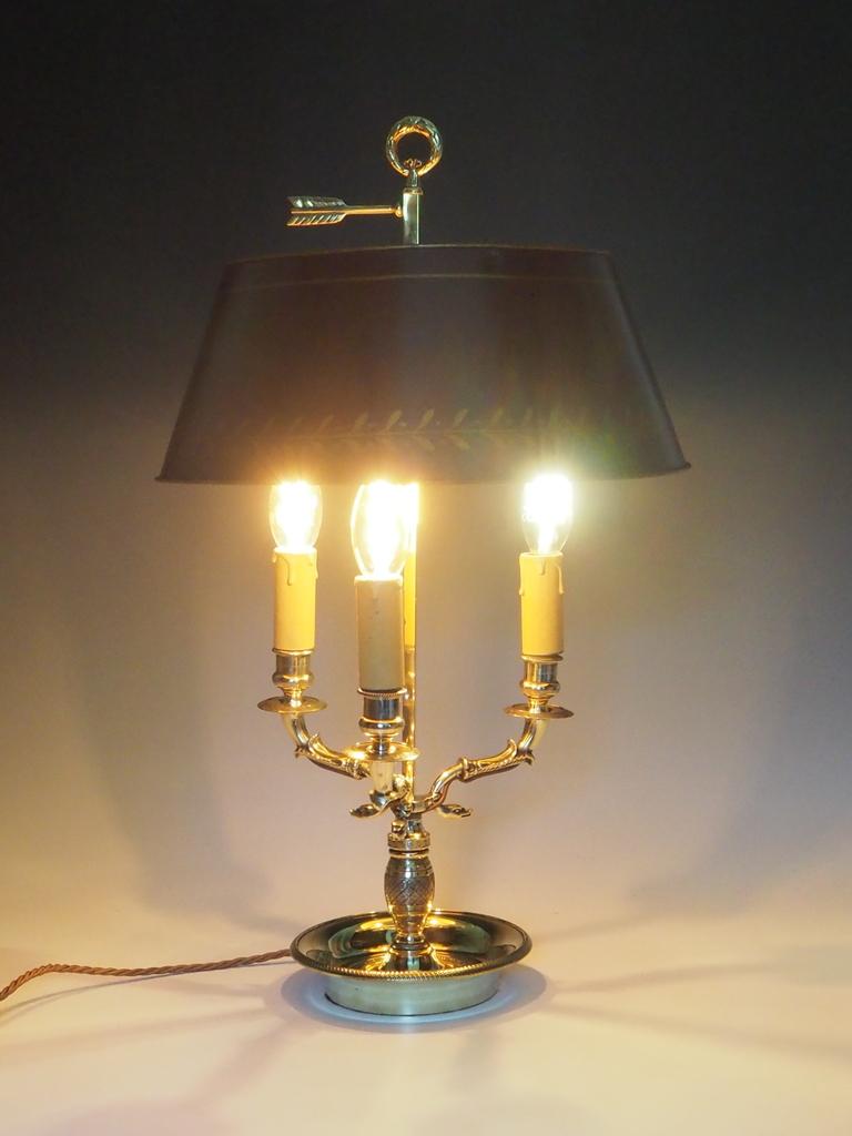 Antique French Louis XVI Bouillotte Lamp - Ormolu & Tole Shade Table Light en Bueno estado para la venta en Lincoln, GB