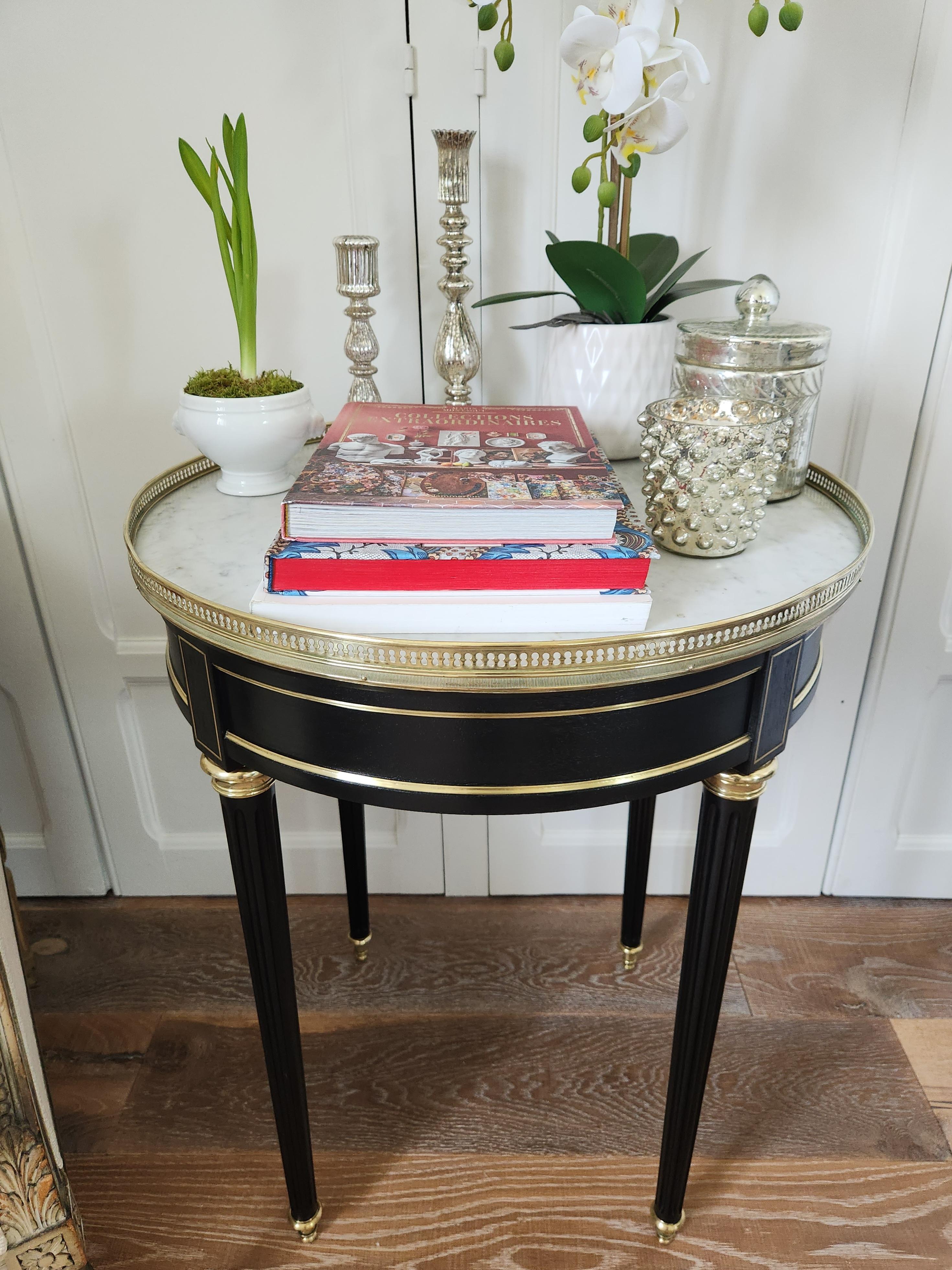 Français Ancienne table d'appoint Louis XVI 