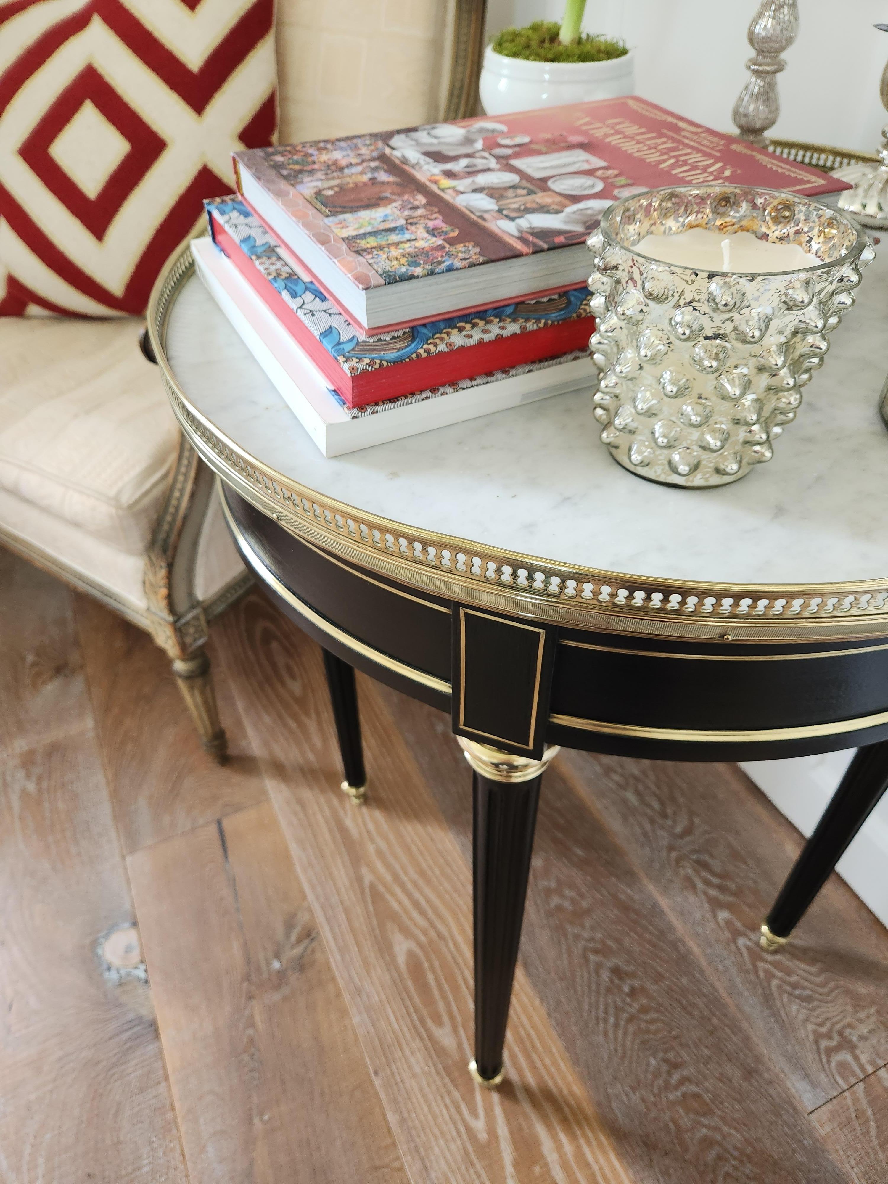 Ancienne table d'appoint Louis XVI 