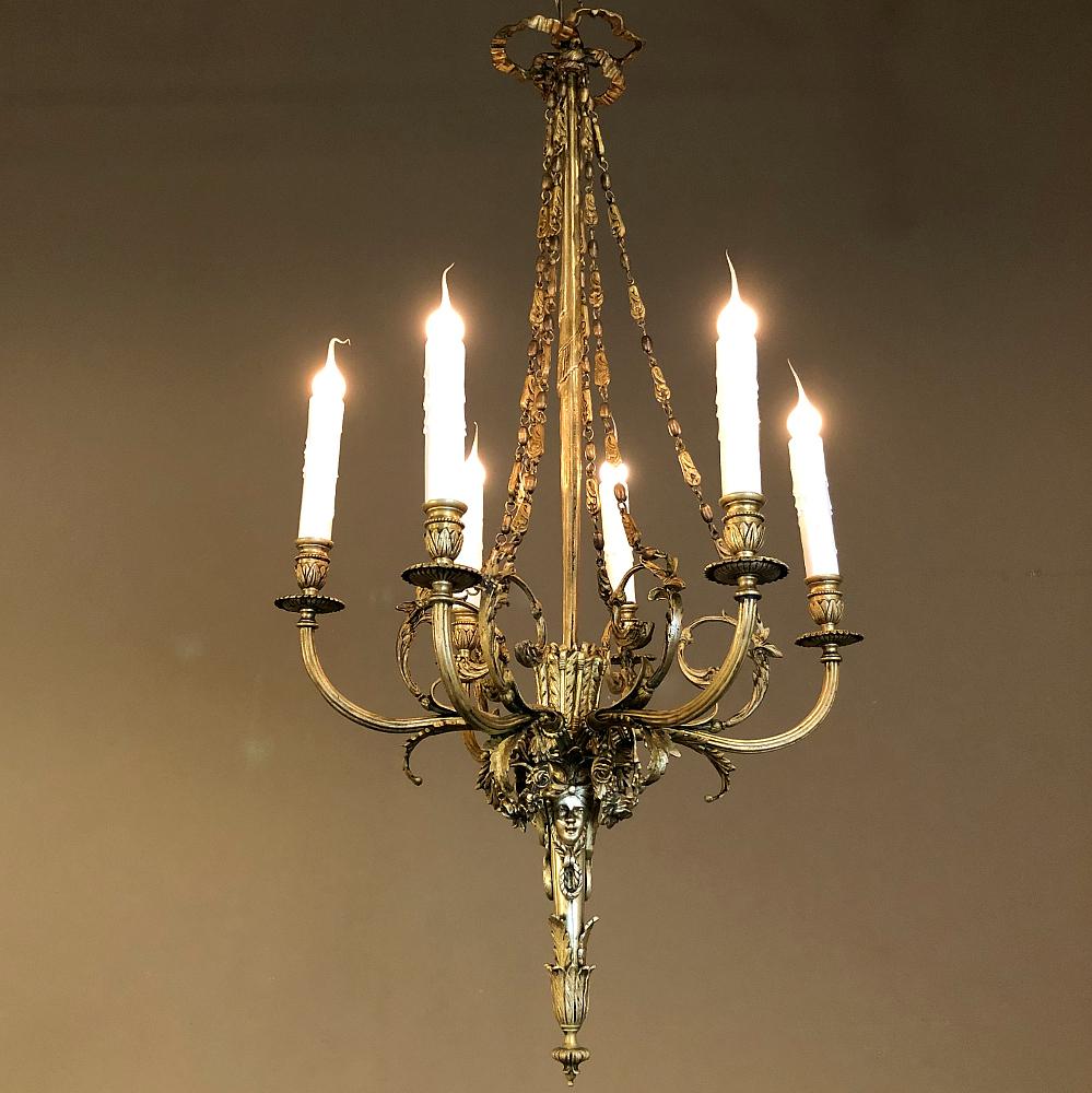 Fin du XIXe siècle Lustre français ancien de style Louis XVI en bronze en vente