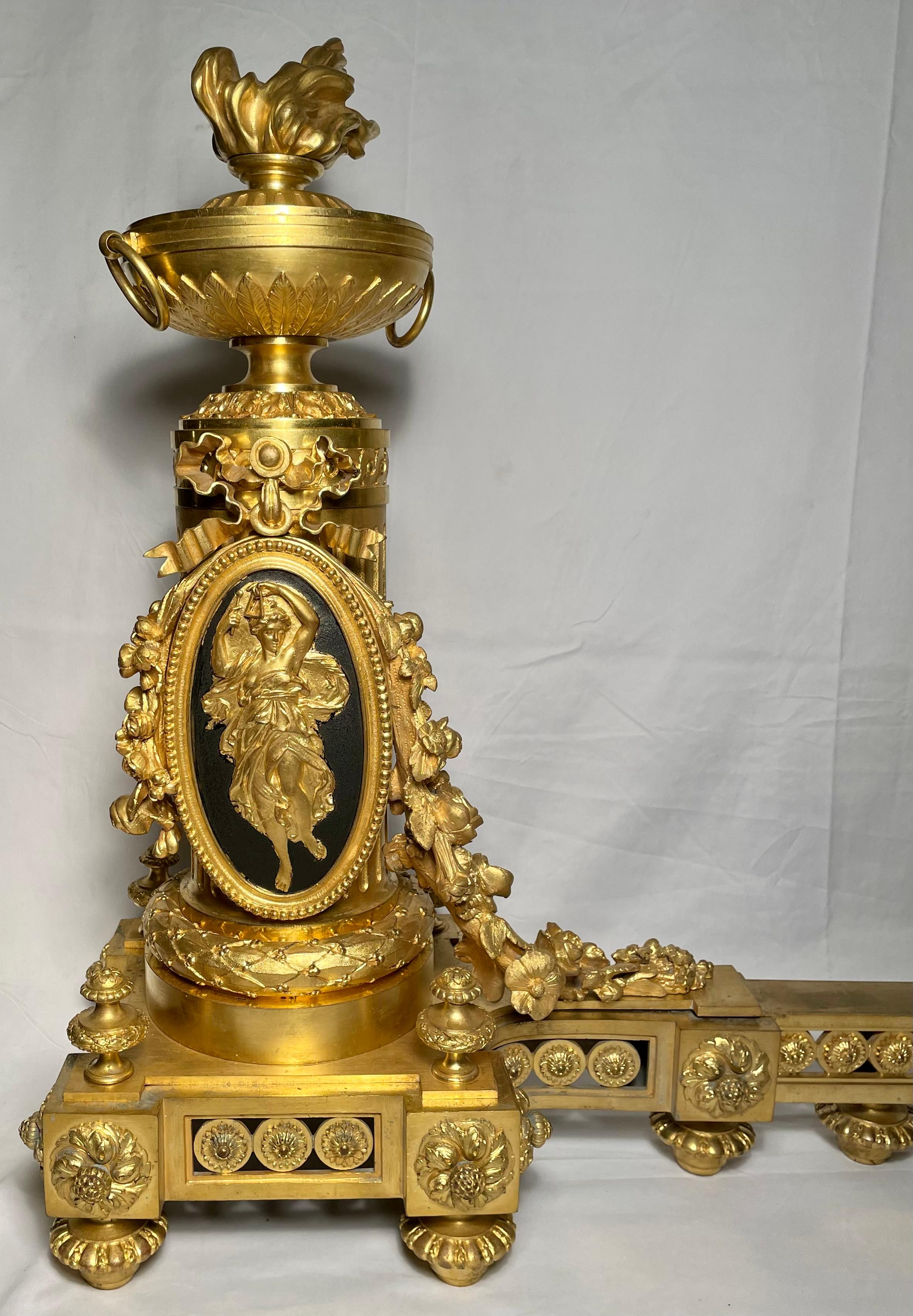 Magníficos Andirones Antiguos Franceses Luis XVI de Bronce D'Ore Chenet, Circa 1880.