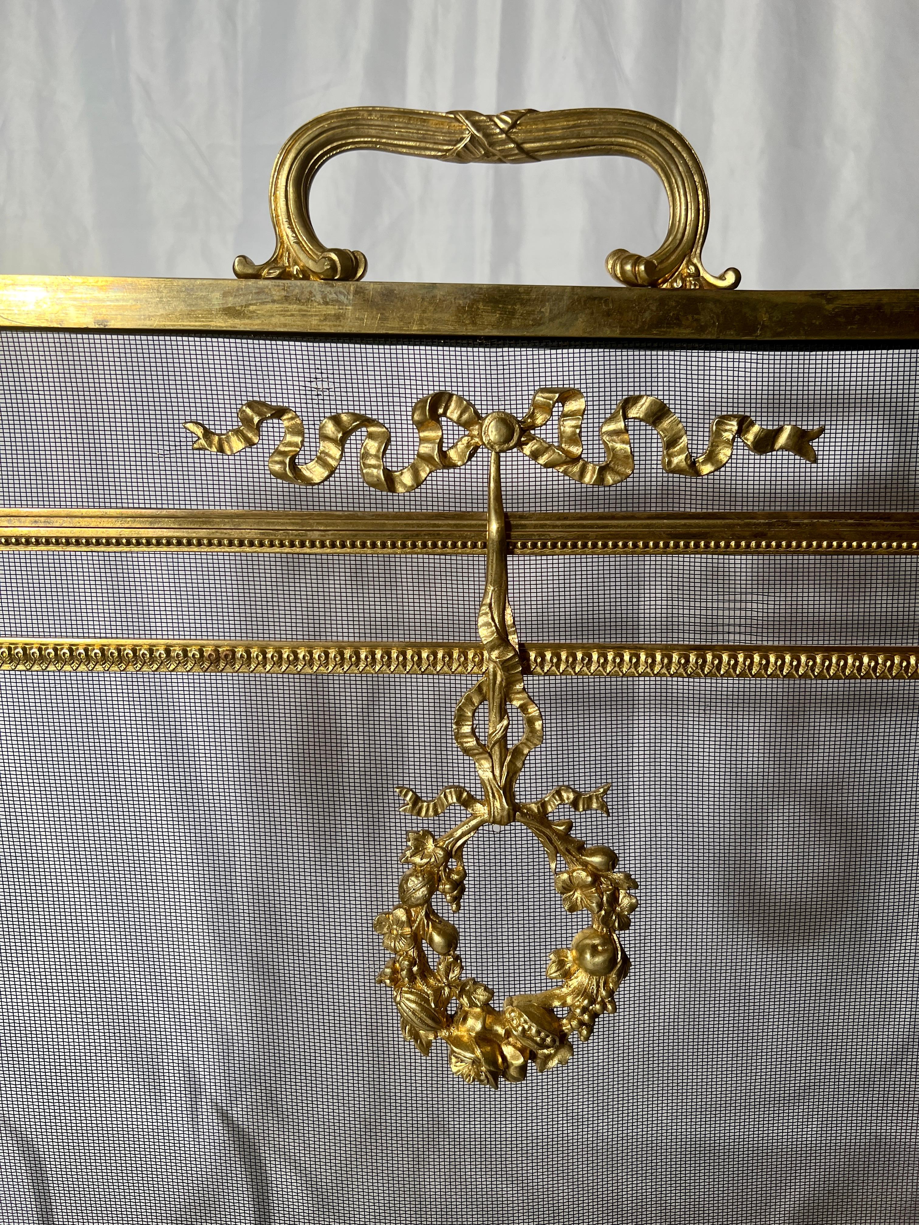 Antique French Louis XVI Bronze D'ore Fire Screen, Circa 1875-1885. In Good Condition For Sale In New Orleans, LA