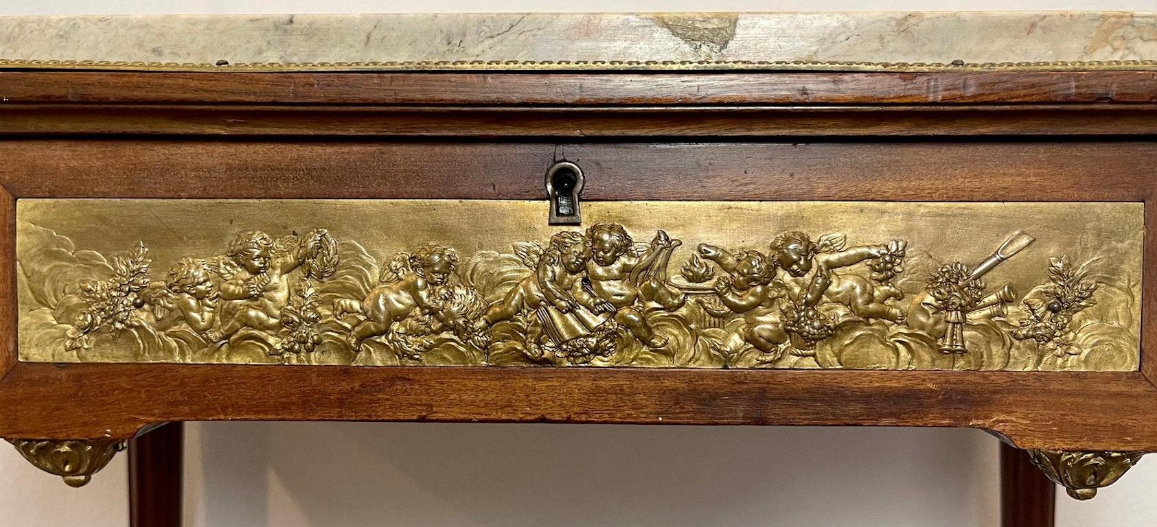 Incrusté Ancienne table à écrire française Louis XVI montée sur bronze  en vente