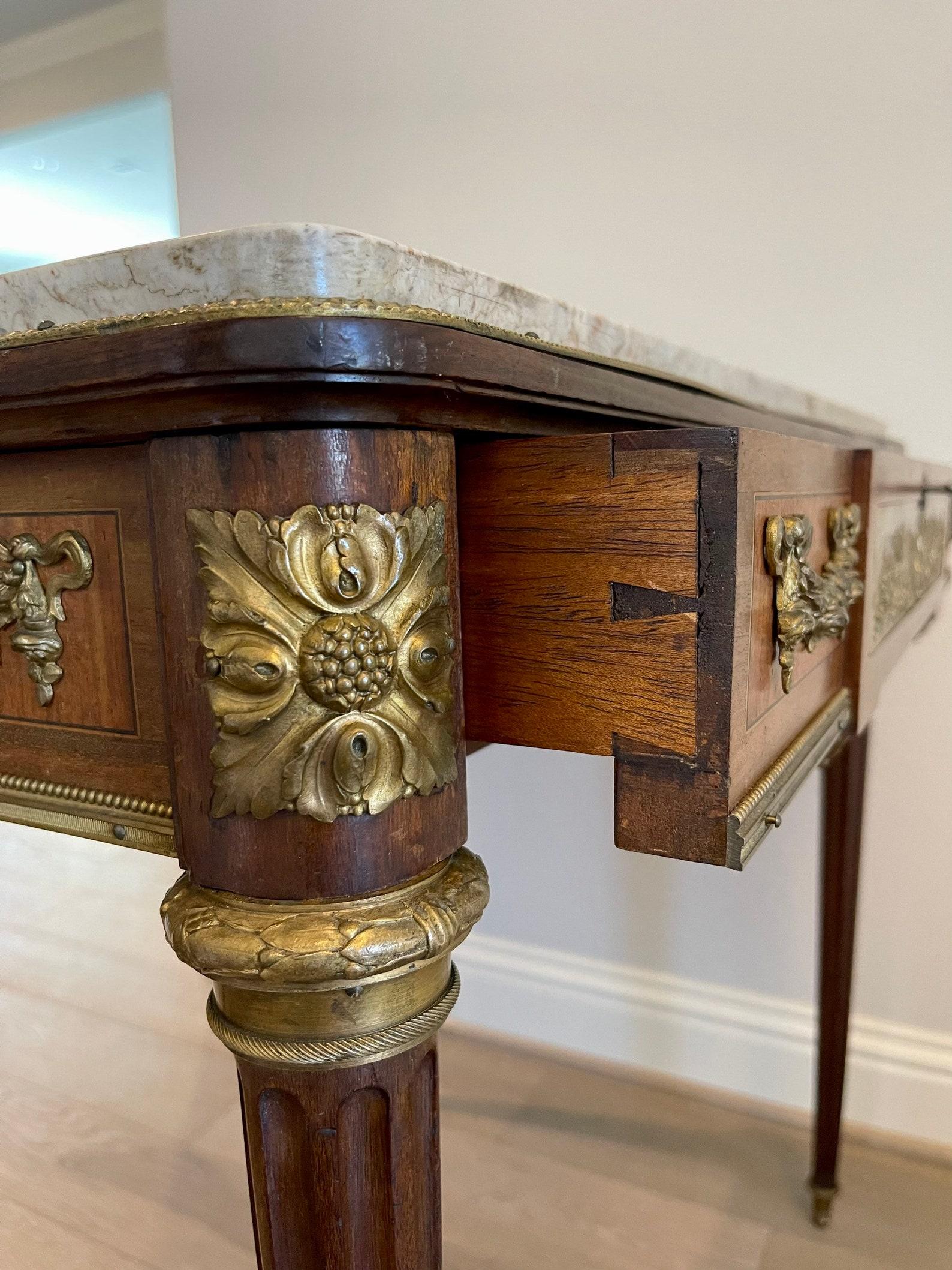 Ancienne table à écrire française Louis XVI montée sur bronze  en vente 2