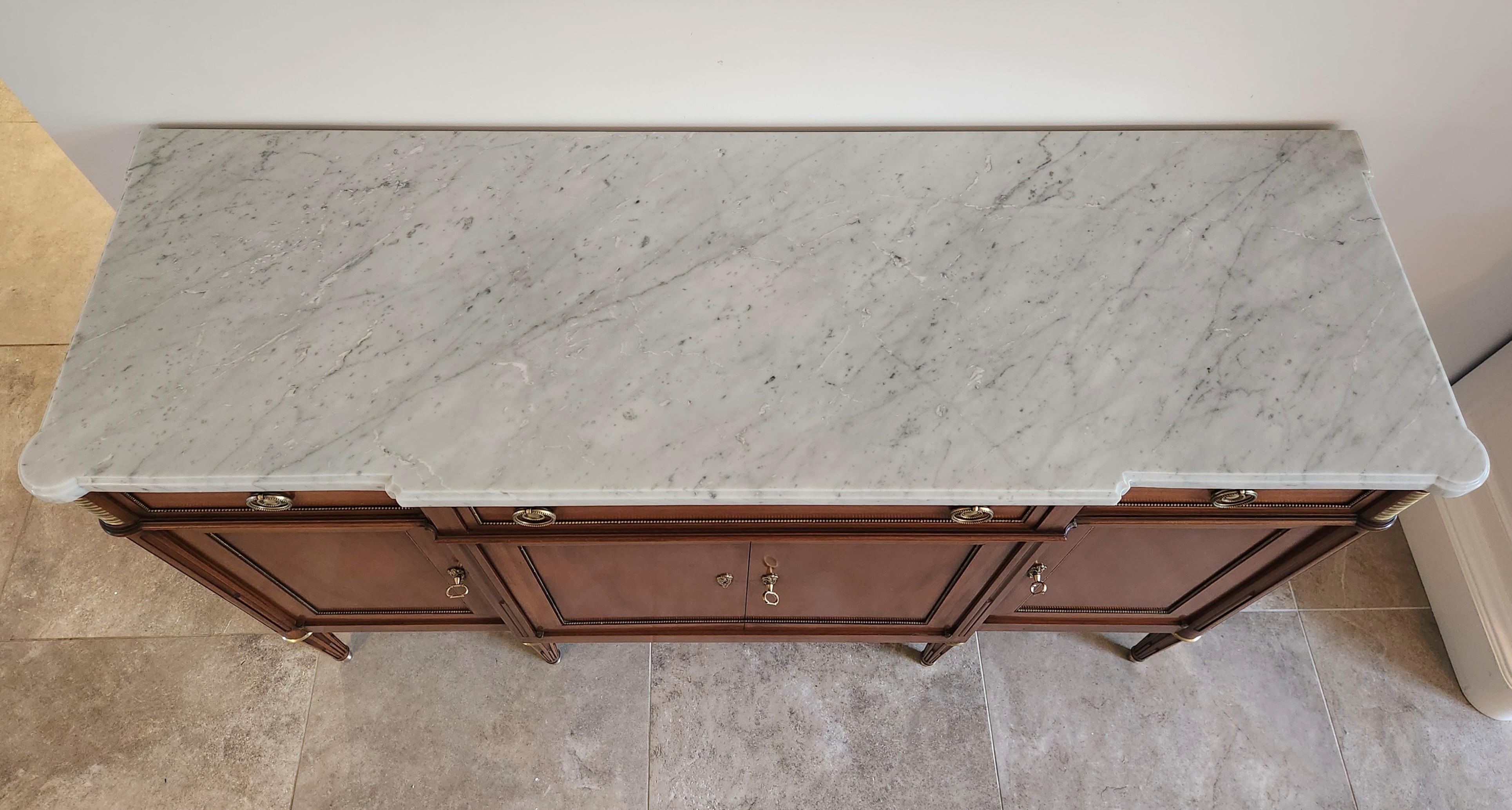 Antique French Louis XVI Buffet, Bronze & Carrara Marmor im Angebot 5