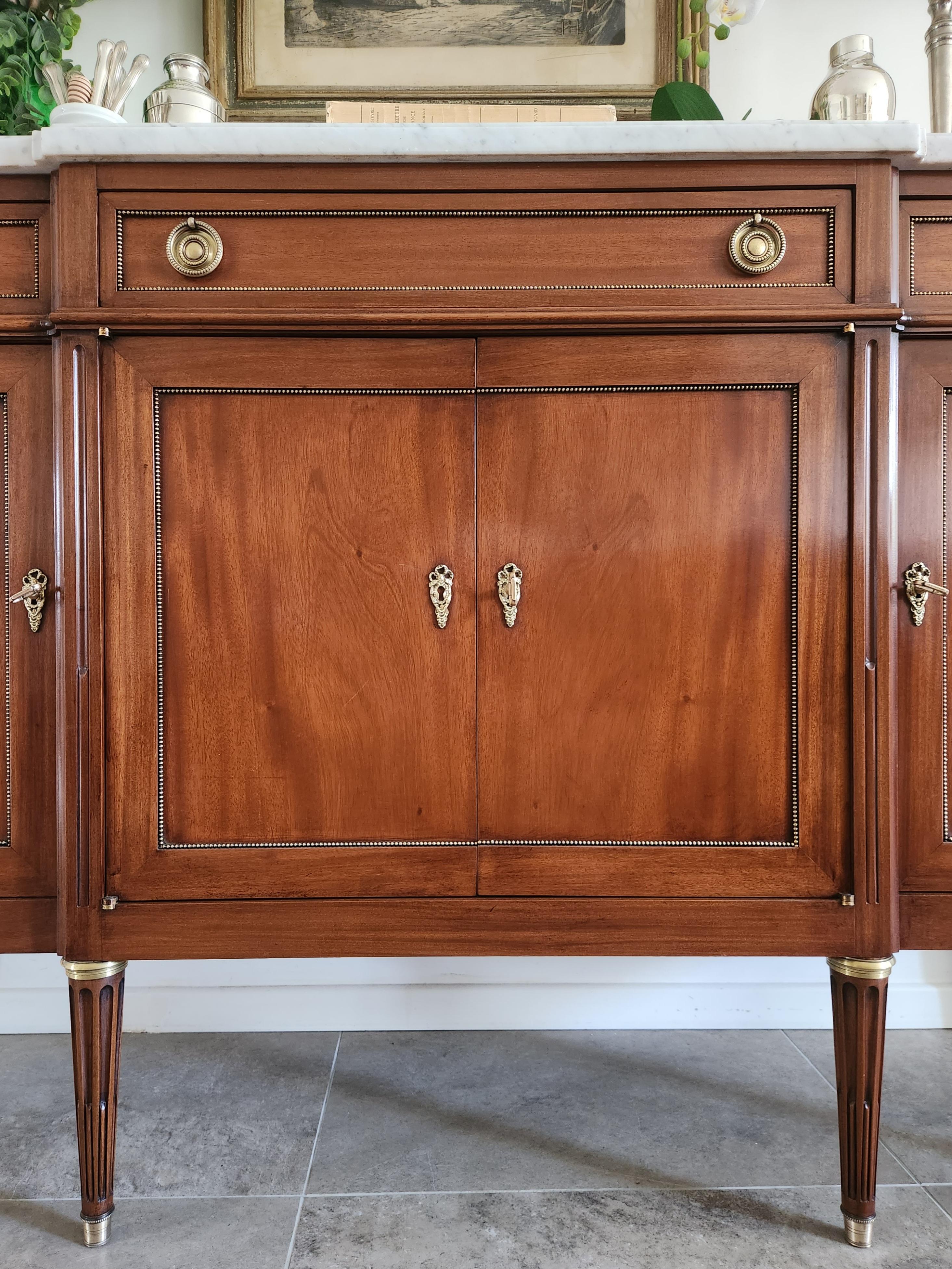 Antique French Louis XVI Buffet, Bronze & Carrara Marmor im Angebot 6