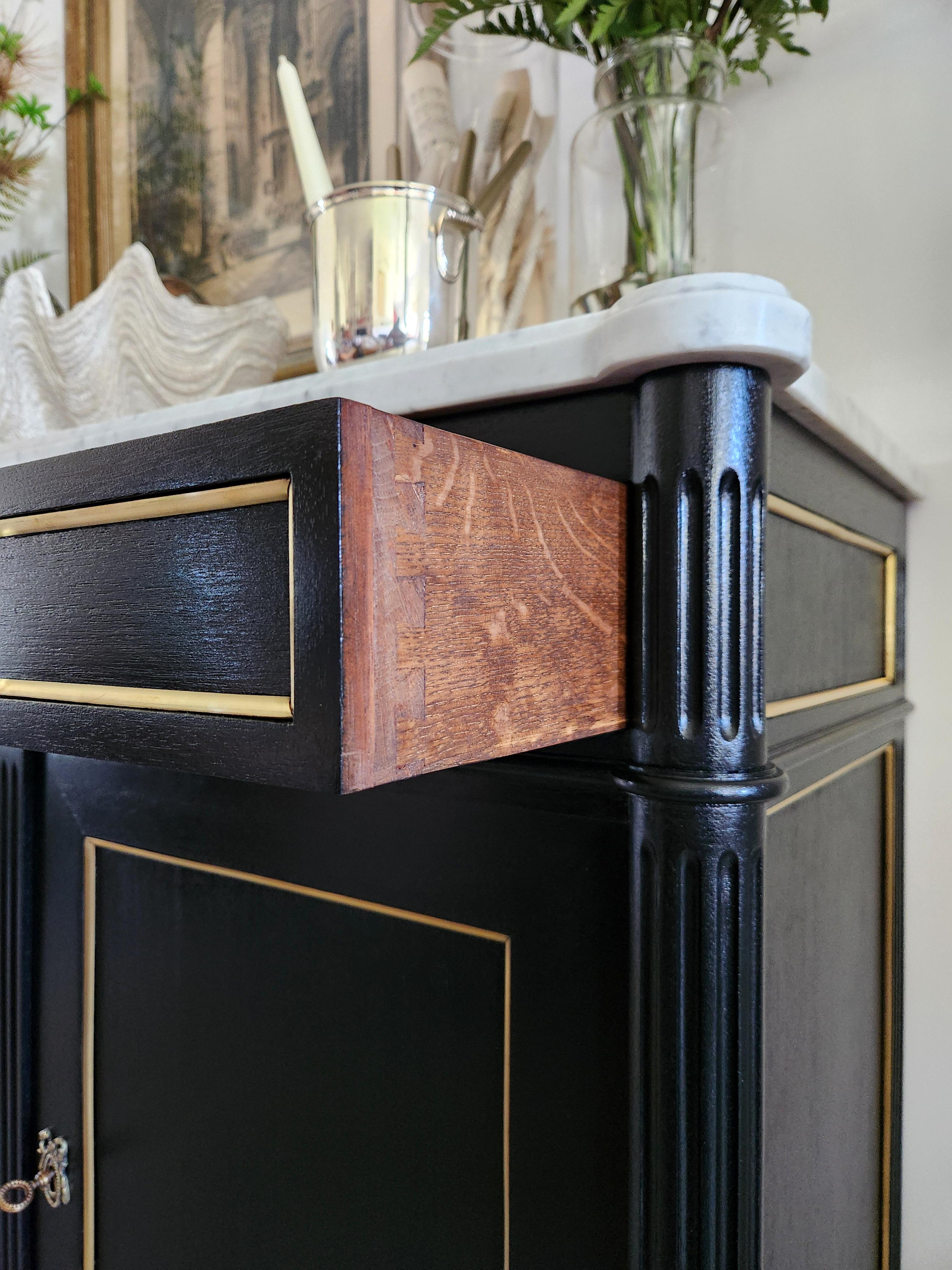 Antique French Louis XVI Buffet, bronzo e marmo di Carrara in vendita 1