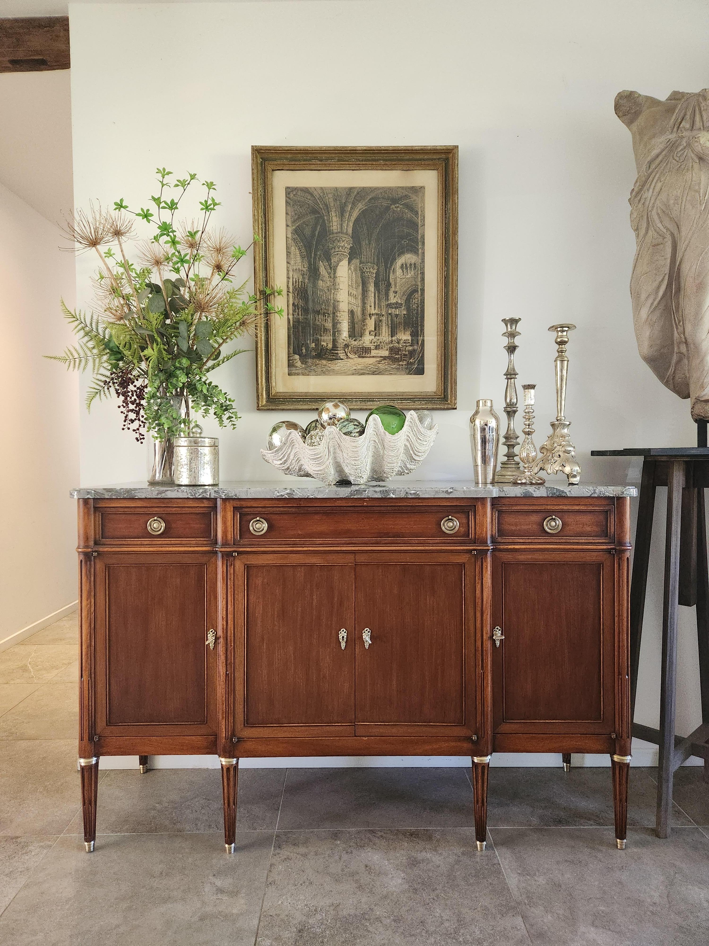 Buffet français ancien Louis XVI, bronze et plateau en marbre en vente 1