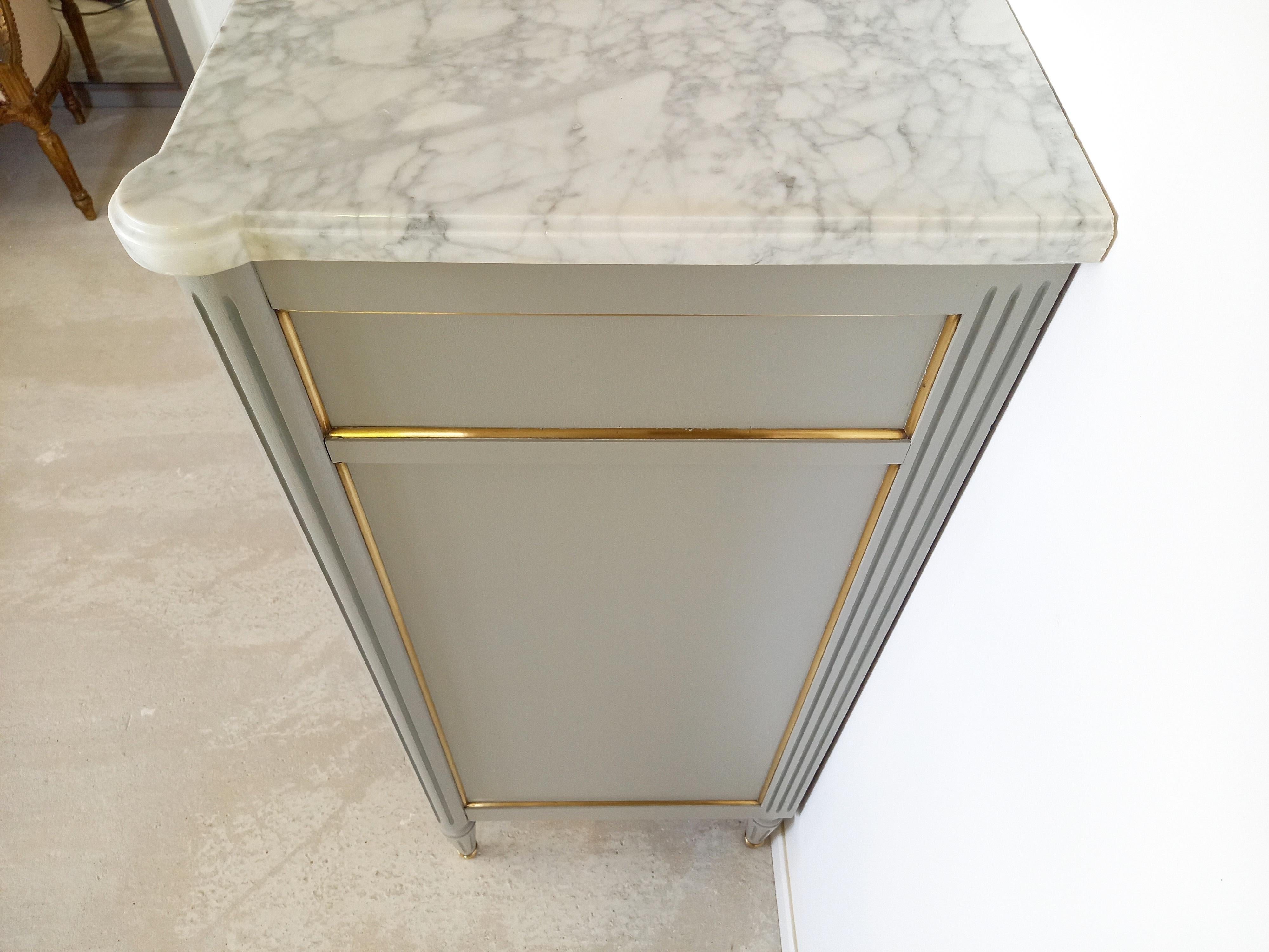 Antique French Louis XVI Buffet, Carrara Marble, Bronze & Brass In Good Condition In Senonches, Centre-Val de Loire