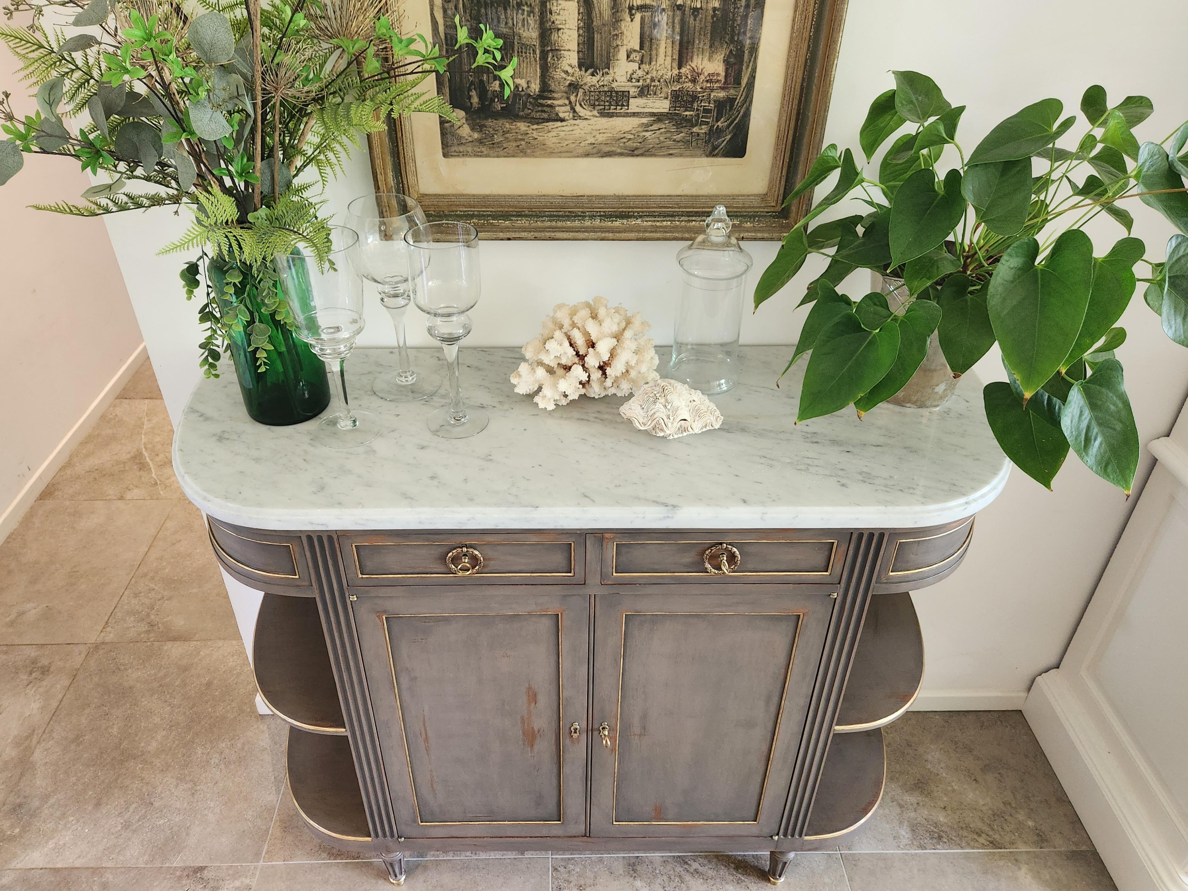 Antique French Louis XVI Buffet, marmo di Carrara, dettagli in bronzo in vendita 9