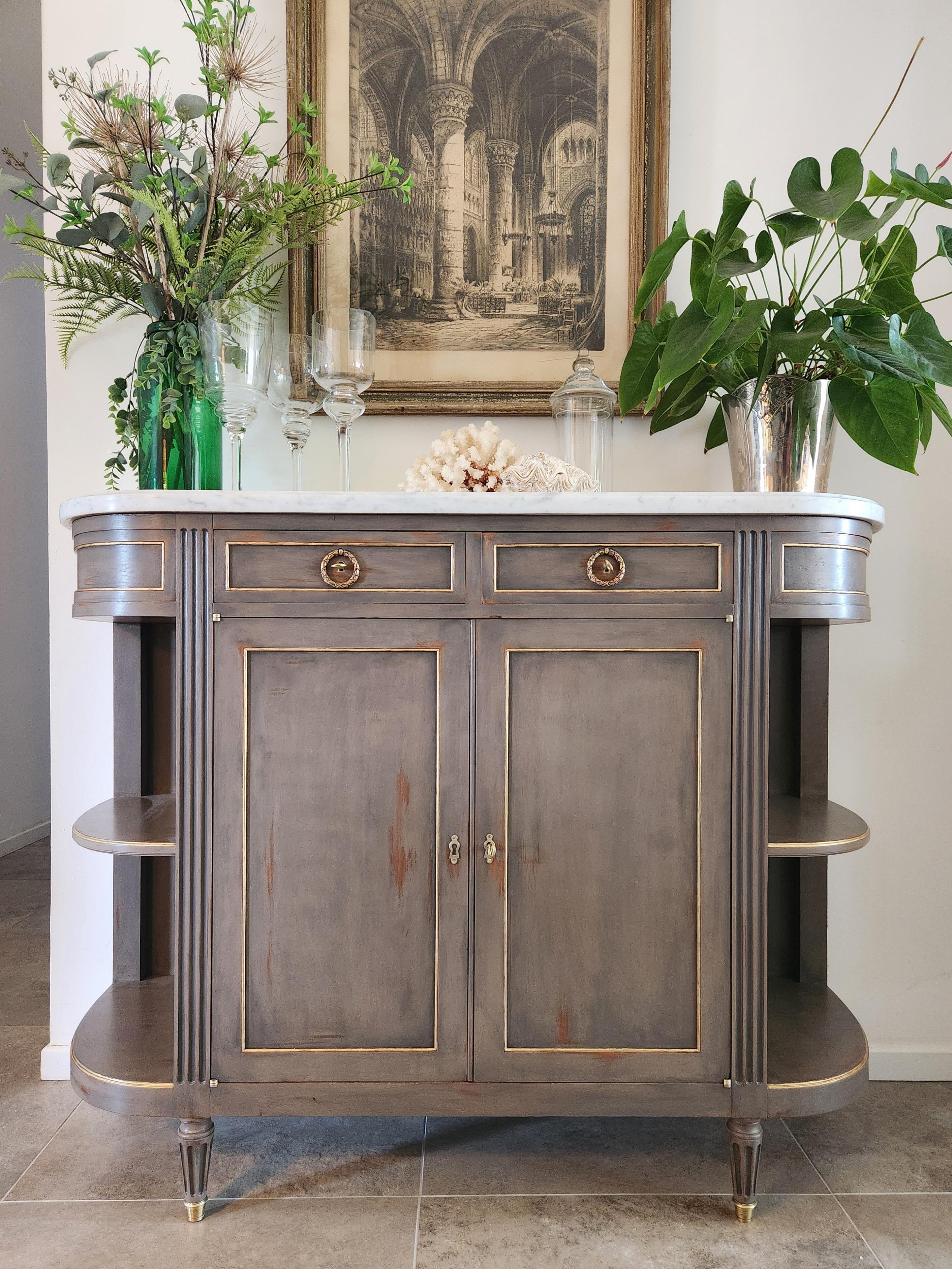 Antique French Louis XVI Buffet, marmo di Carrara, dettagli in bronzo In condizioni buone in vendita a Senonches, Centre-Val de Loire