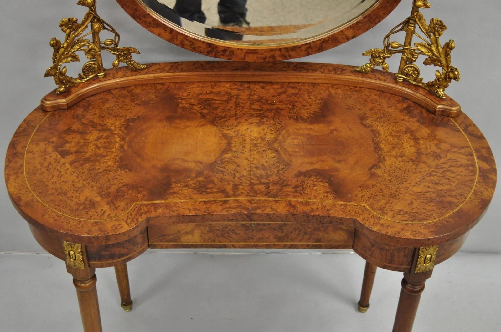 Antique French Louis XVI Burlwood Kidney Shaped Vanity Dressing Table w/ Mirror Luis XVI en venta