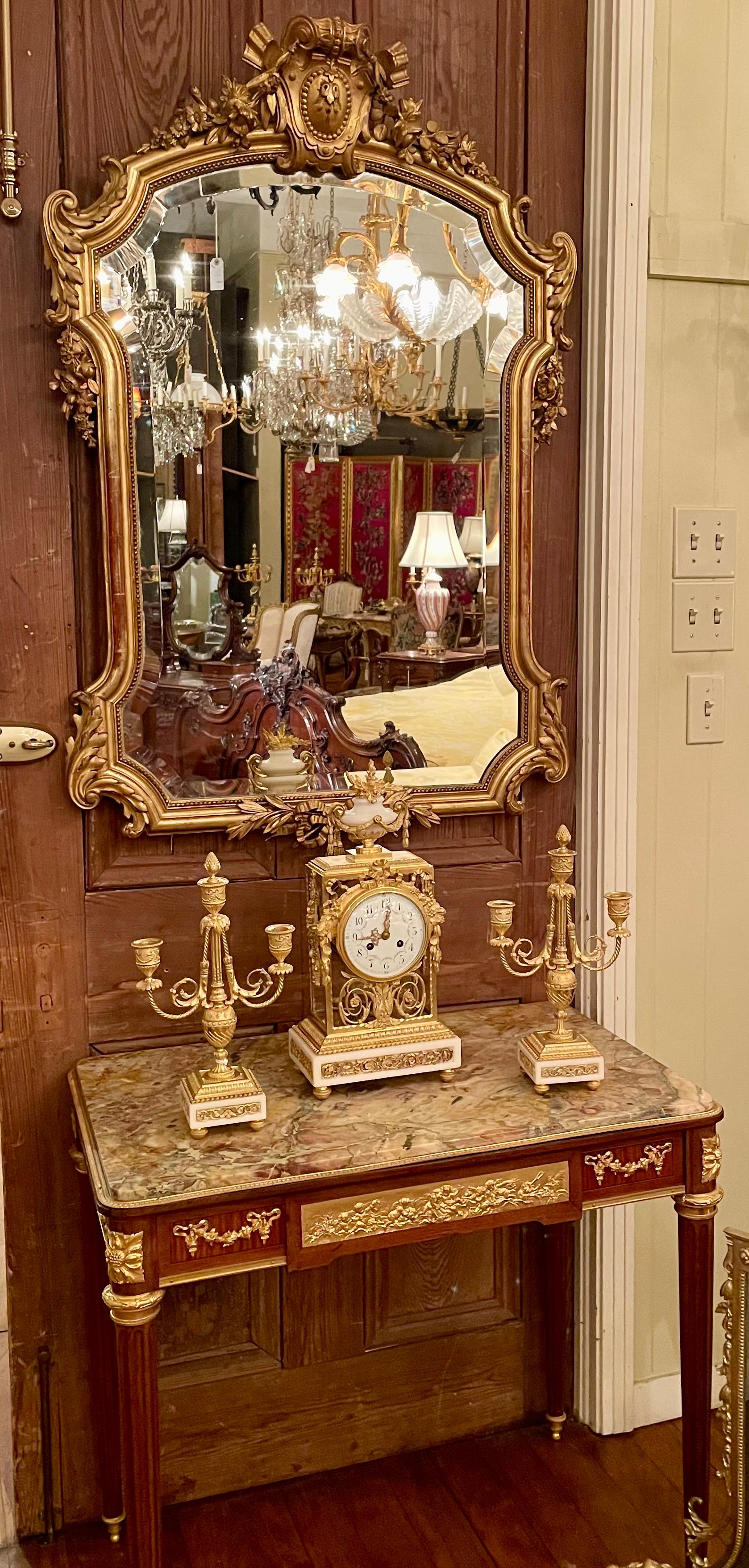 Antiguo Juego de Reloj D'Oré Francés Luis XVI de Mármol de Carrara y Bronce, Circa 1890. en venta 10