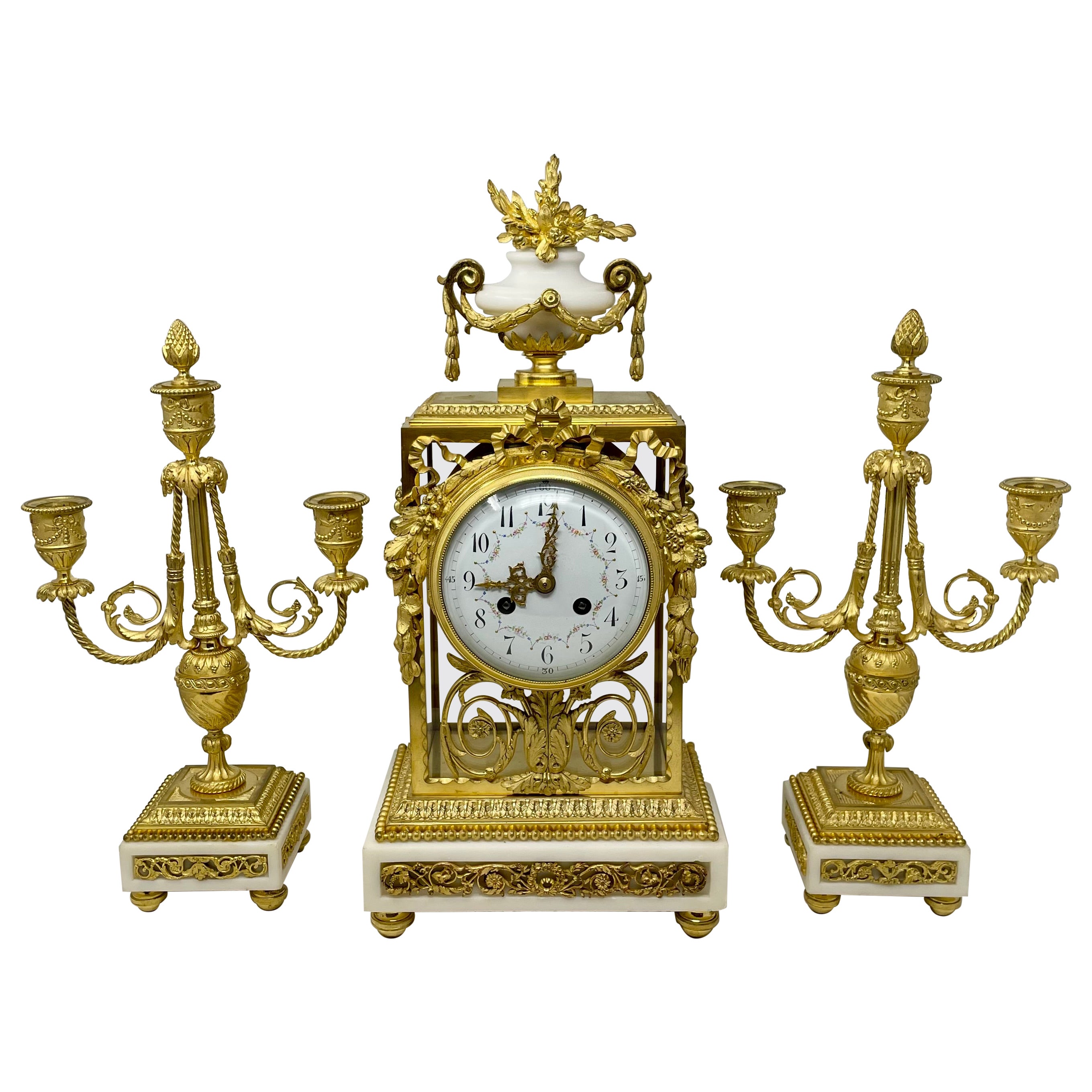 Antiguo Juego de Reloj D'Oré Francés Luis XVI de Mármol de Carrara y Bronce, Circa 1890. en venta