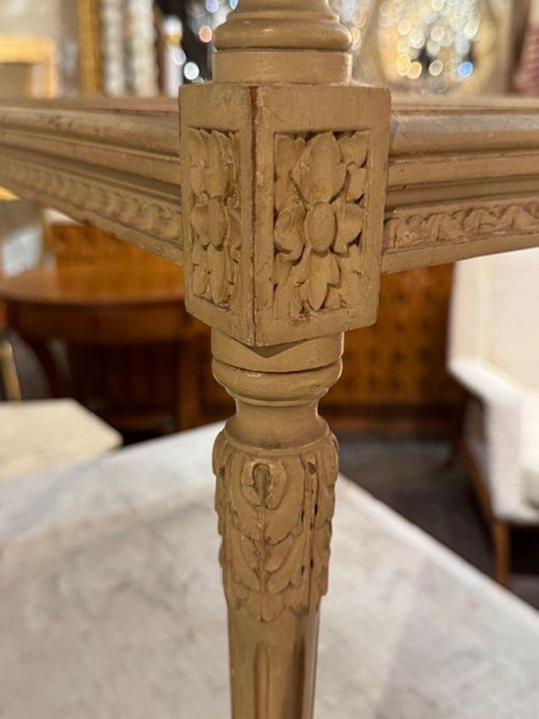 Sculpté Antique Banc de Fenêtre Louis XVI sculpté et peint en vente