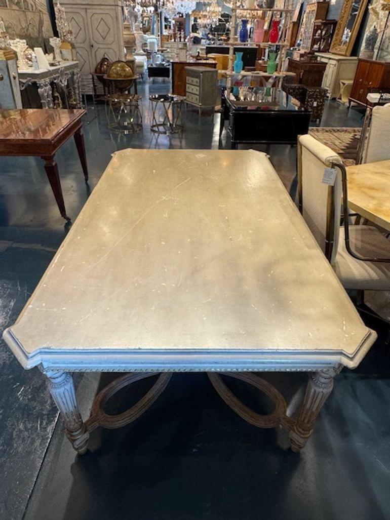 Sculpté Antique Table centrale Louis XVI sculptée et parcellaire doré en vente