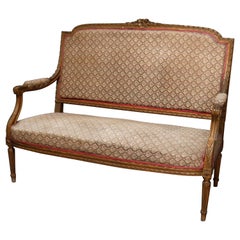 Antique French Louis XVI Parlor Settee in legno dorato intagliato, XIX secolo