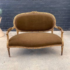 Antiker französischer Louis XVI  Geschnitztes Blattgold & Alpaka-Mohair-Sofa