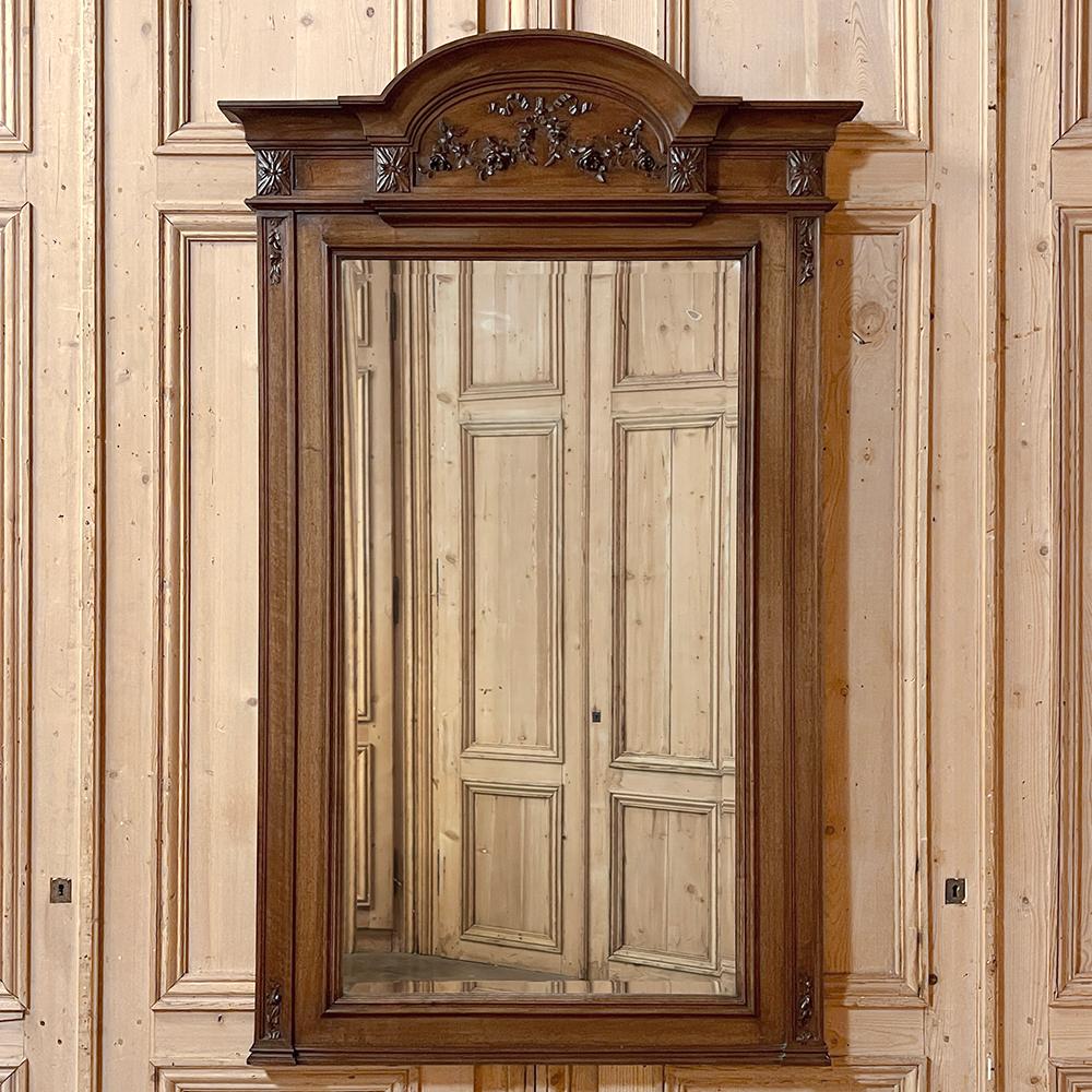 Antique French Louis XVI Carved Walnut Mirror In Good Condition For Sale In Dallas, TX