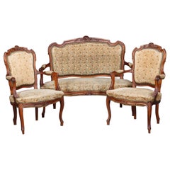 Antique French Louis XVI Carved Walnut Parlor Set, Settee e Poltrone