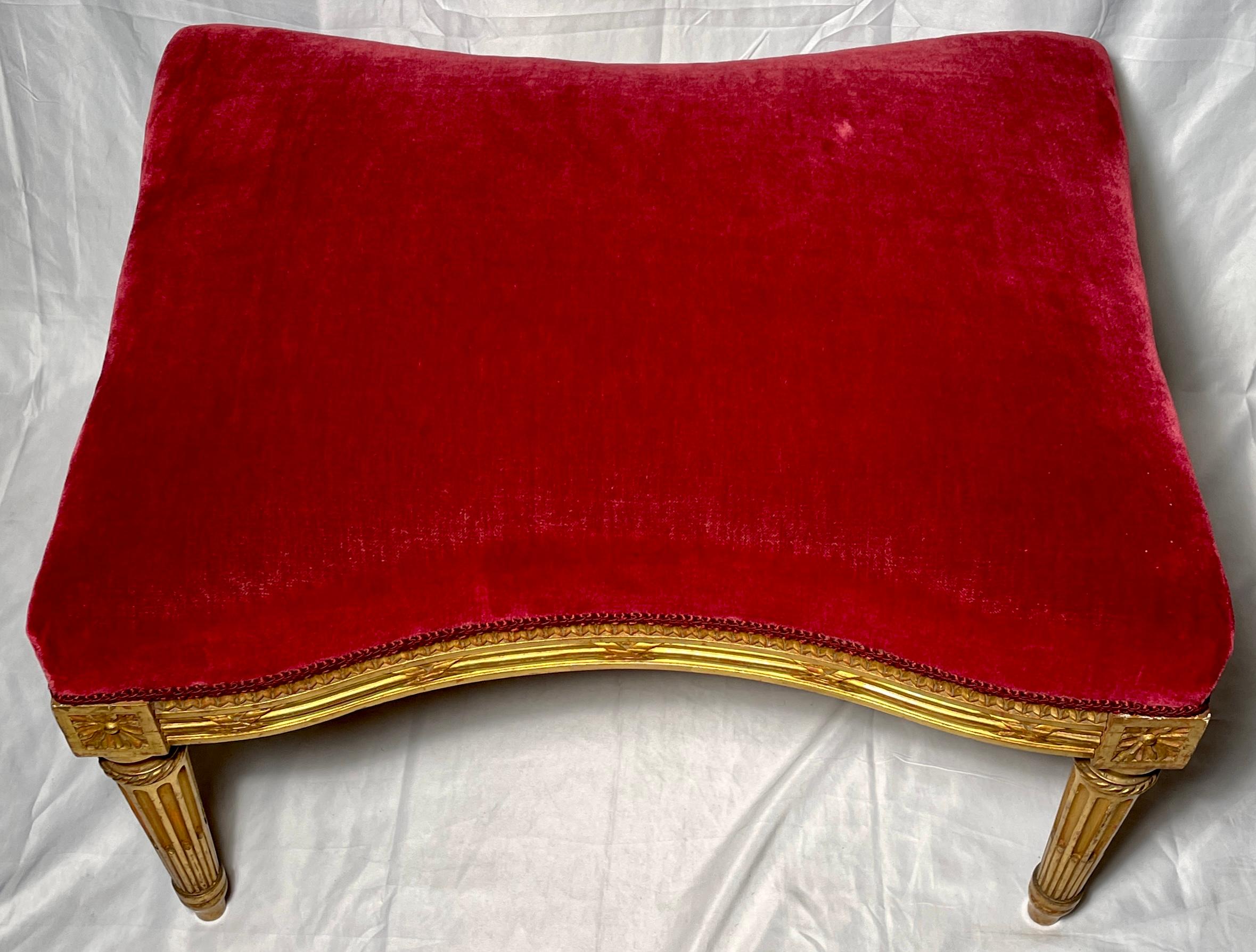 Tissu d'ameublement Ancienne chaise longue et ottoman Louis XVI, vers 1890 en vente