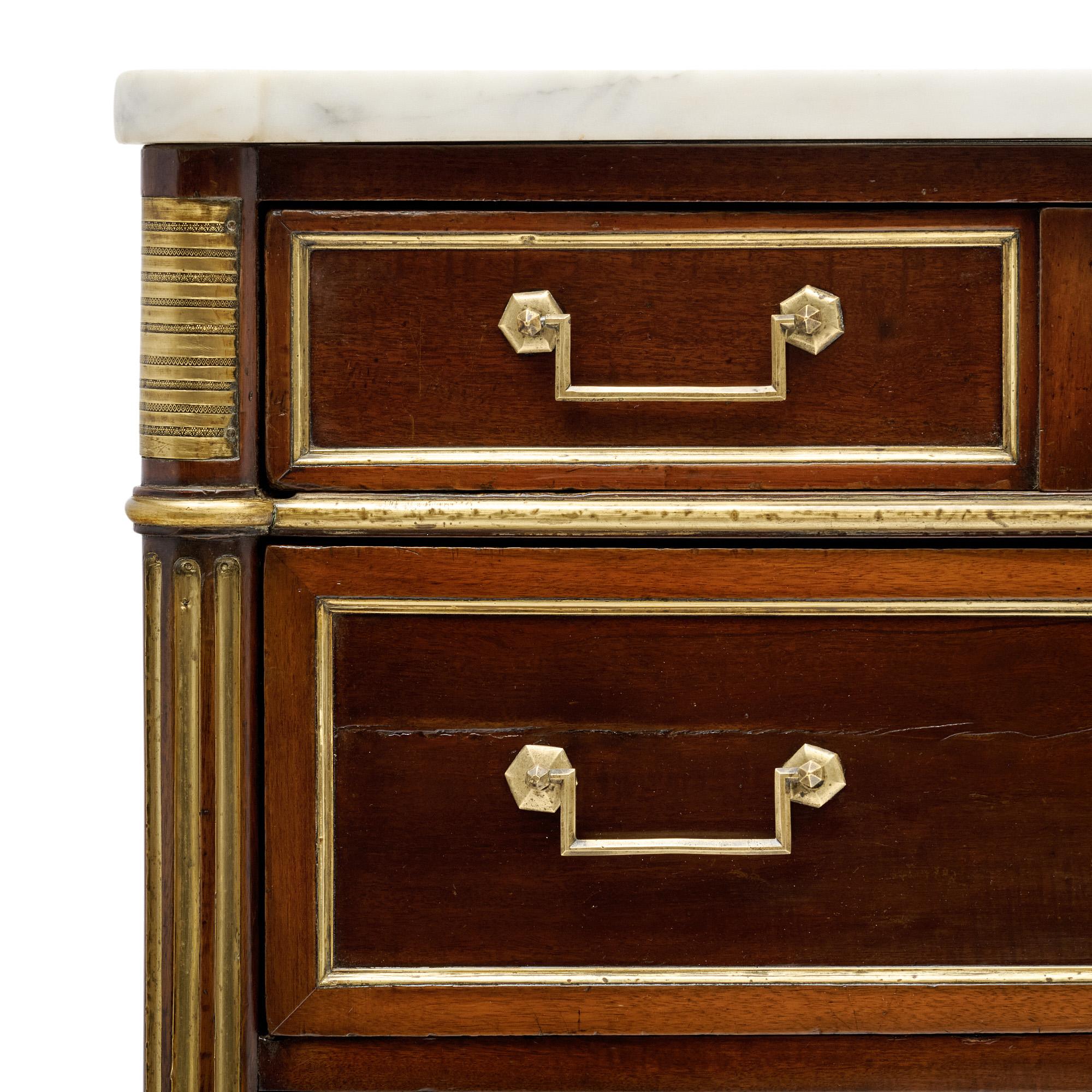 Fine XVIII secolo Antique French Louis XVI Chest in vendita