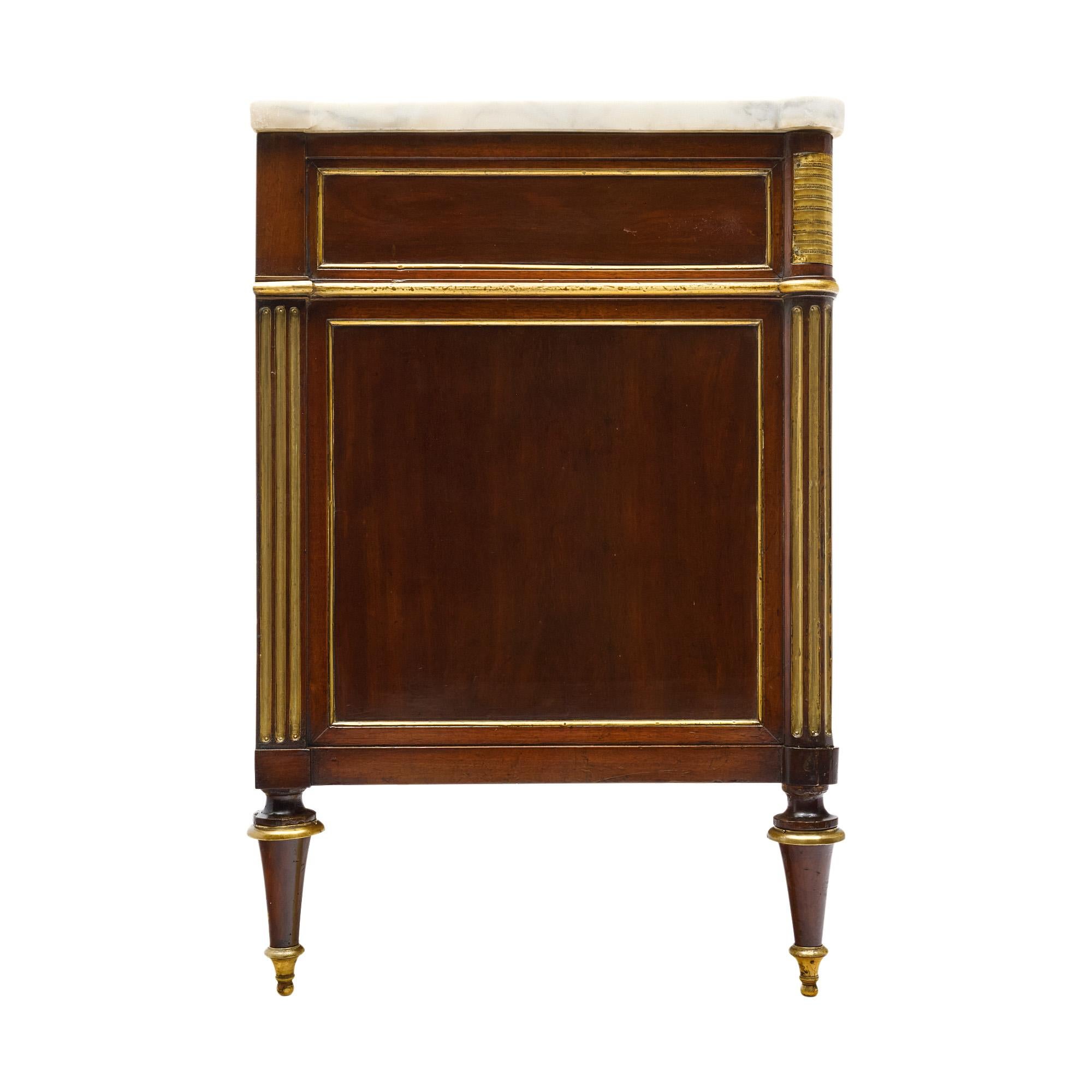 Ottone Antique French Louis XVI Chest in vendita
