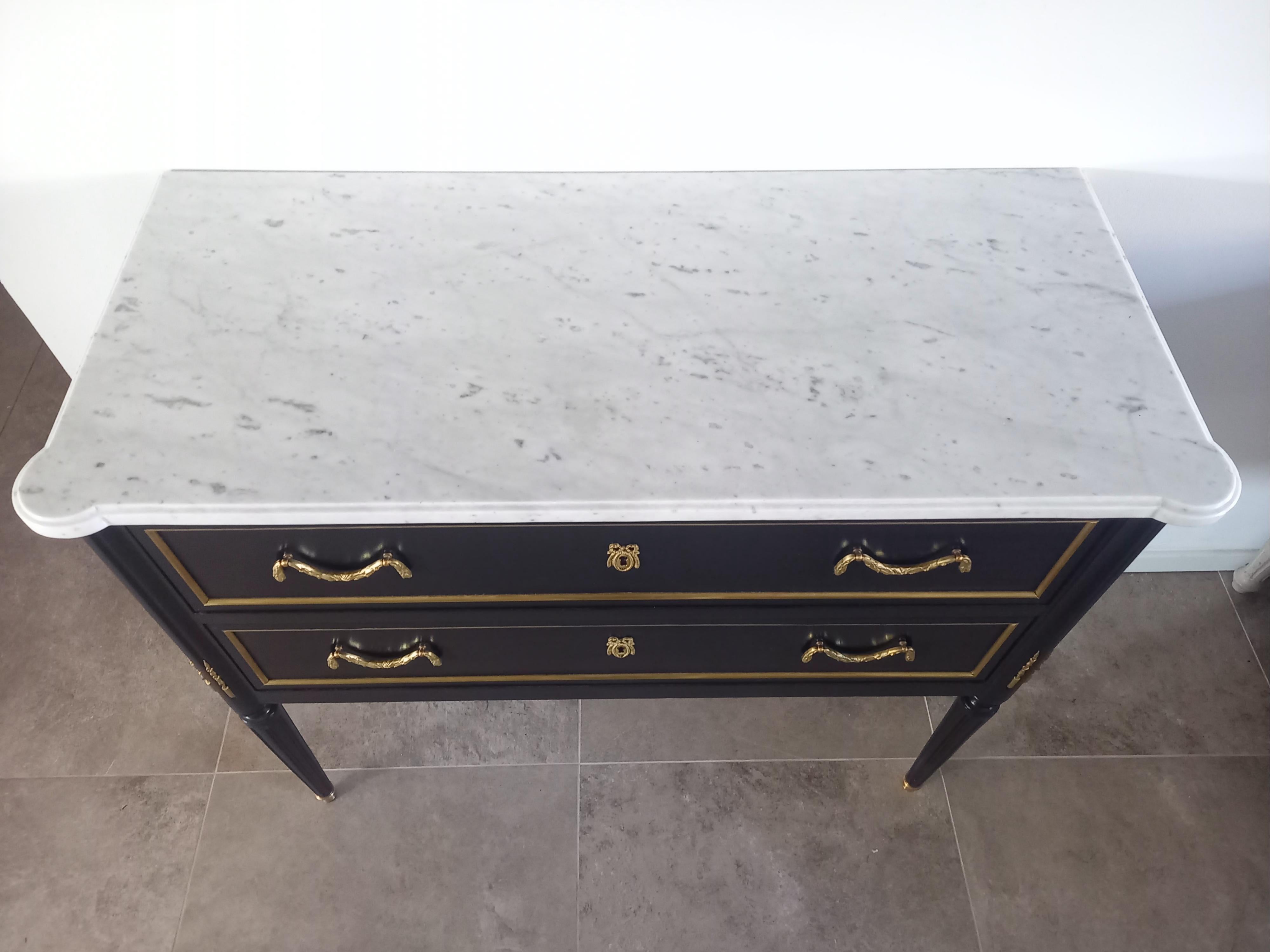 Antique French Louis XVI Chest of Drawers Commode Carrara Marble, Bronze & Brass For Sale 4