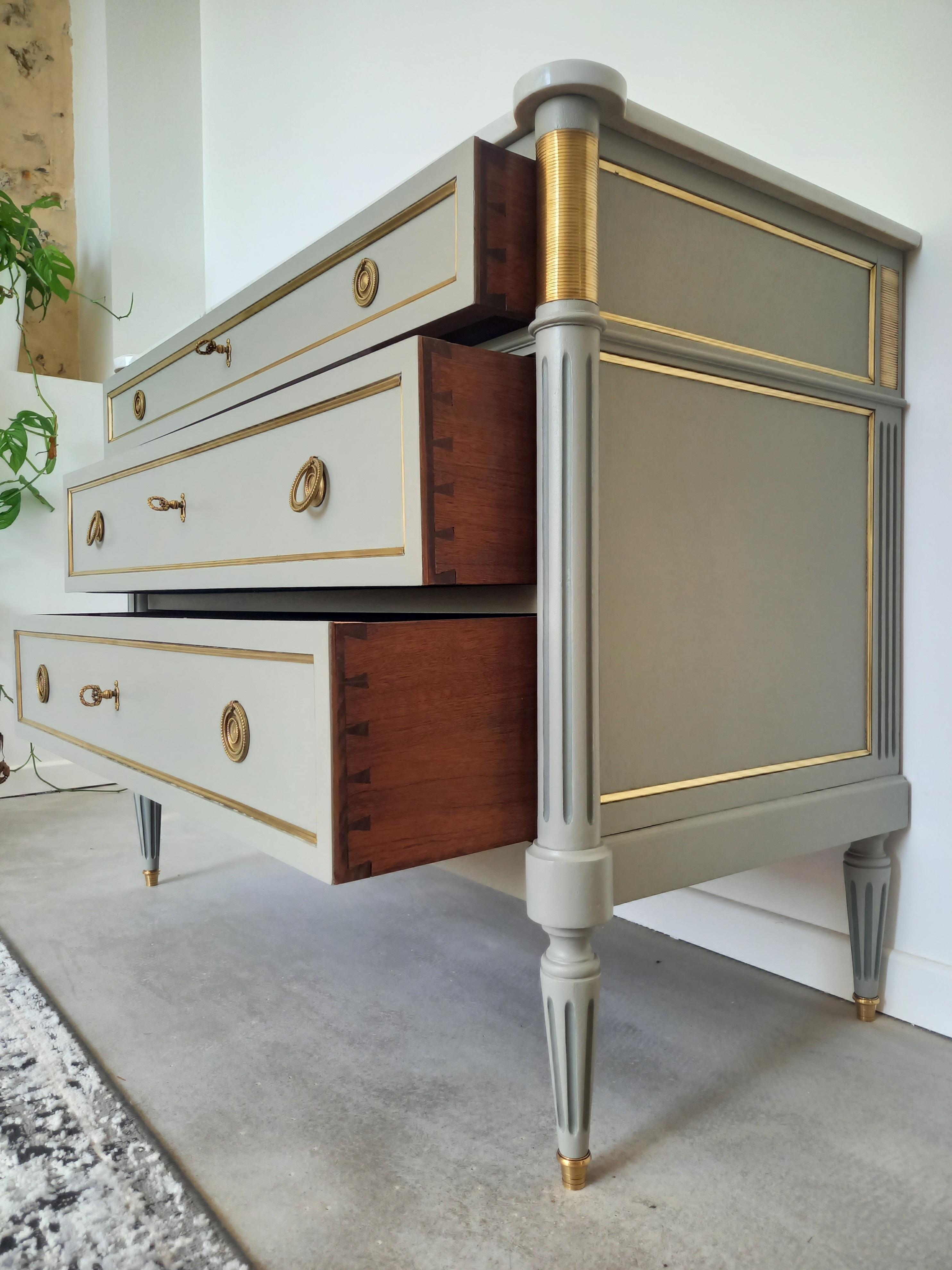 Early 20th Century Antique French, Louis XVI Chest of Drawers Commode, Carrara Marble & Bronze For Sale