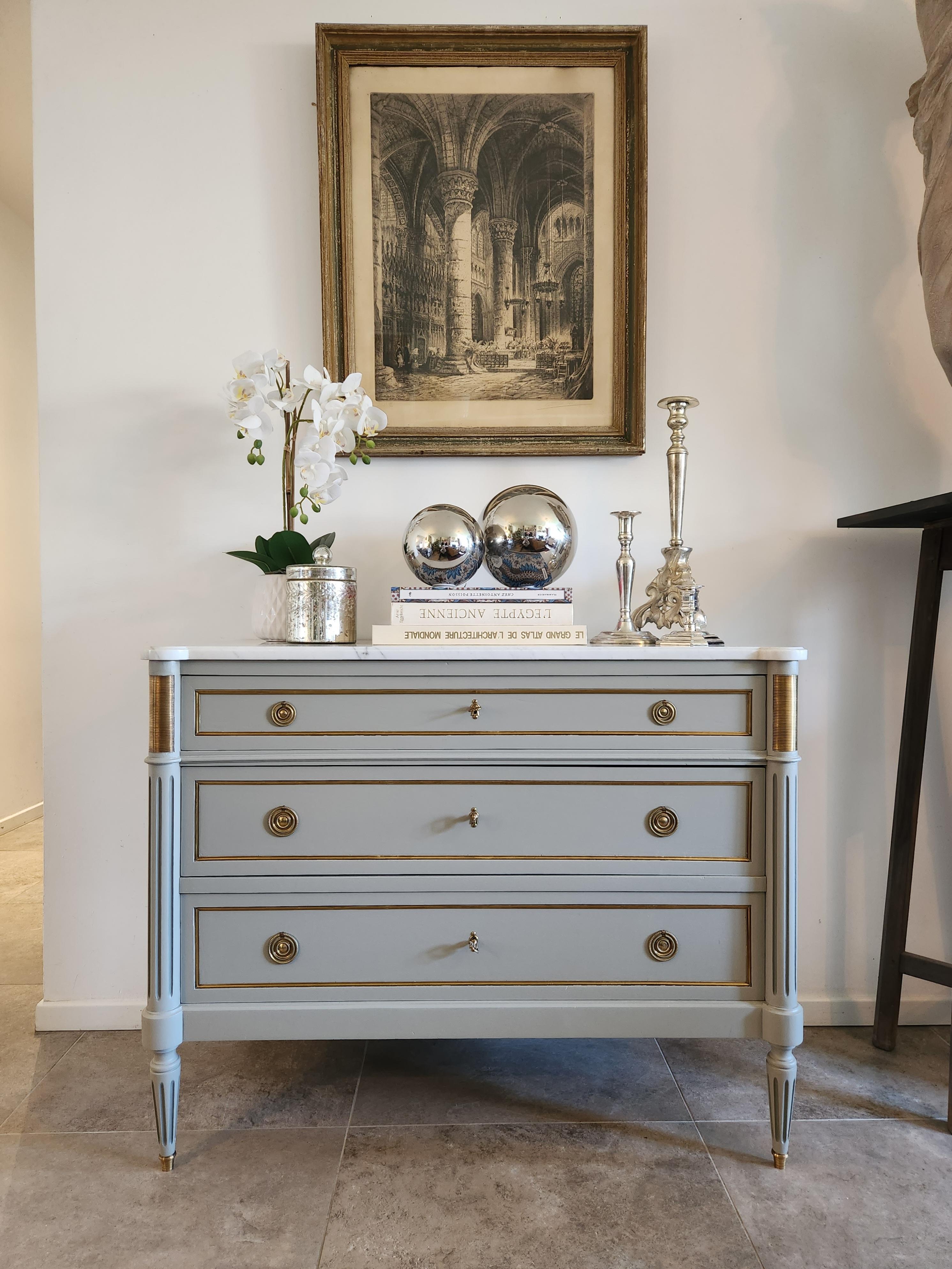 Bronzo Antique French, Louis XVI Chest of Drawers Commode, Carrara Marble & Bronze in vendita