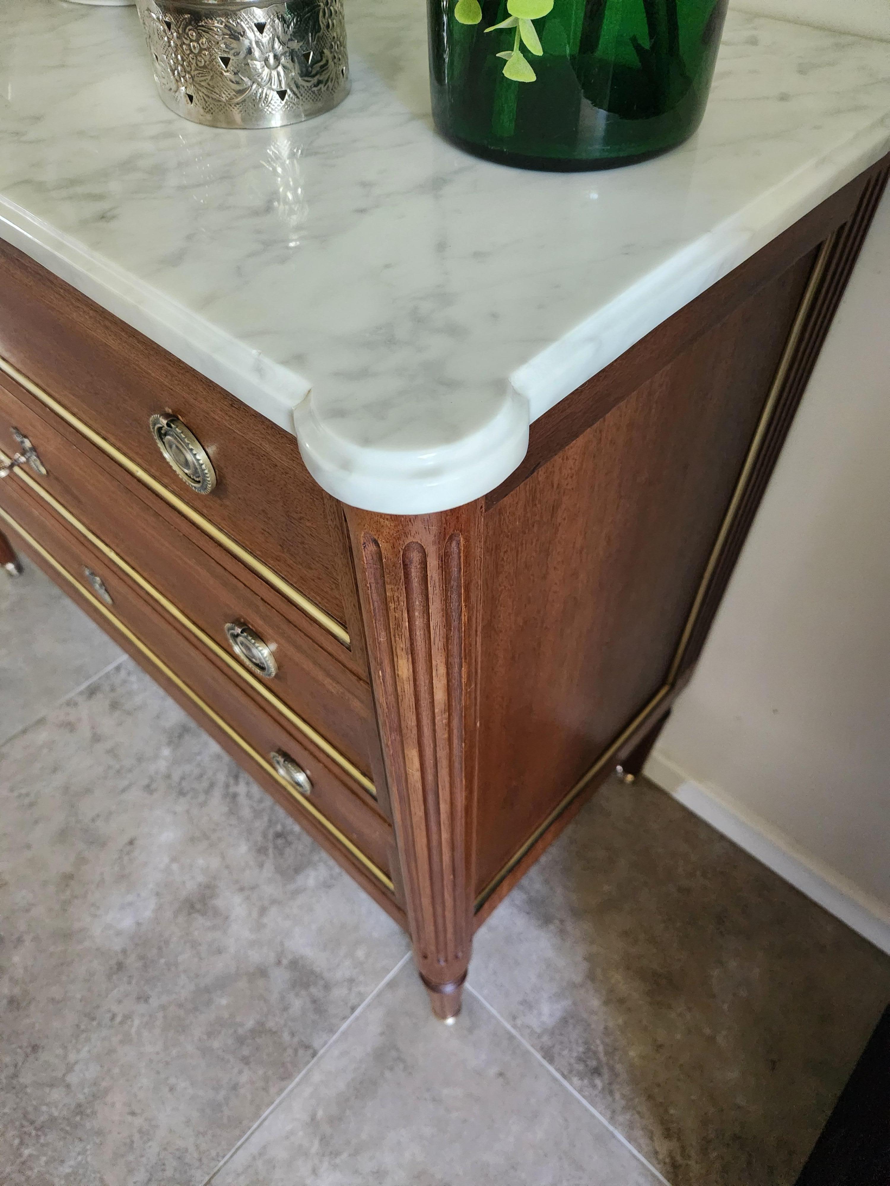 Antique French Louis XVI Commode Chest Of Drawers, Marble & Bronze In Good Condition For Sale In Senonches, Centre-Val de Loire