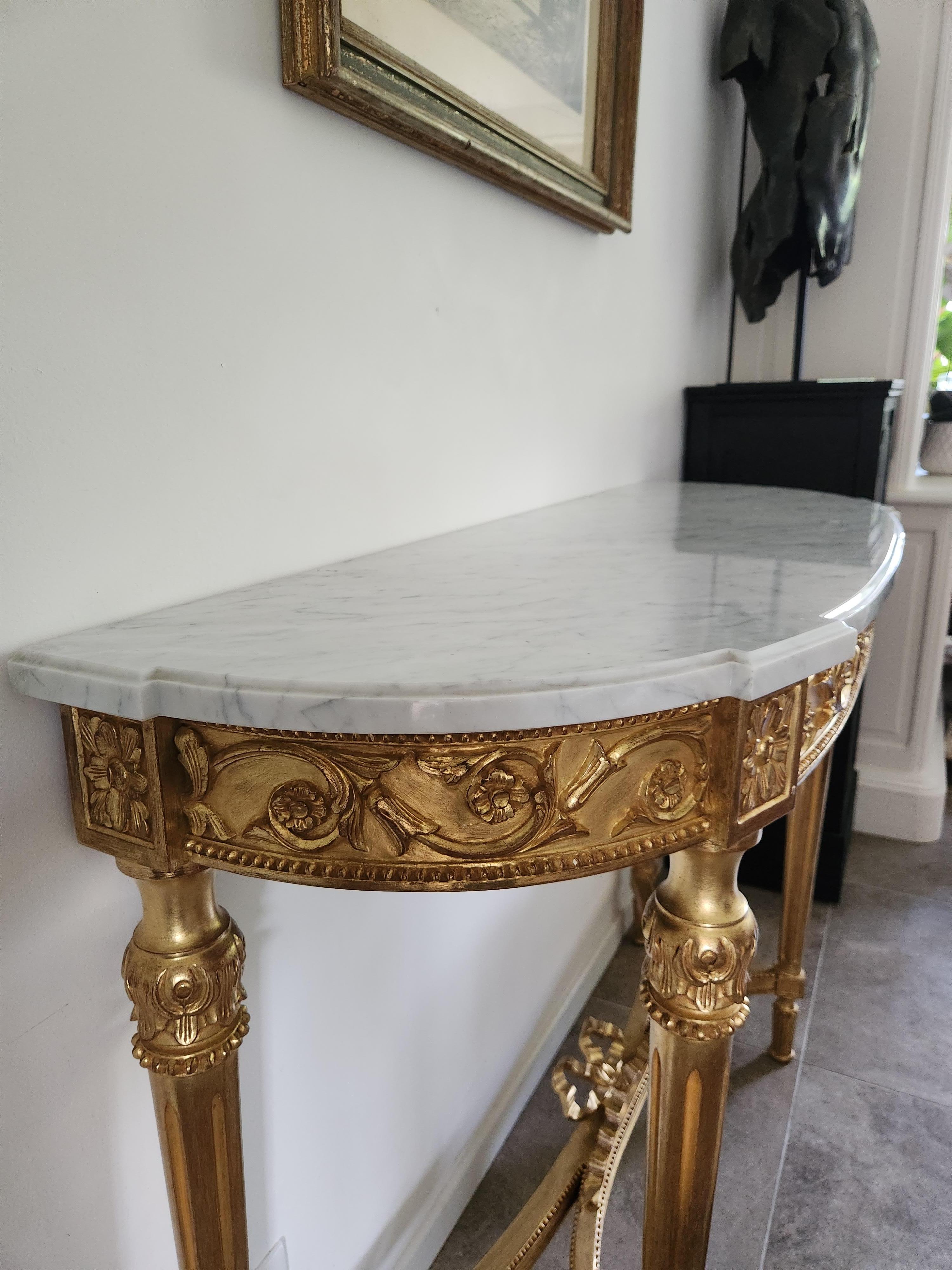 Antique French Console Luigi XVI, legno dorato e marmo di Carrara in vendita 5