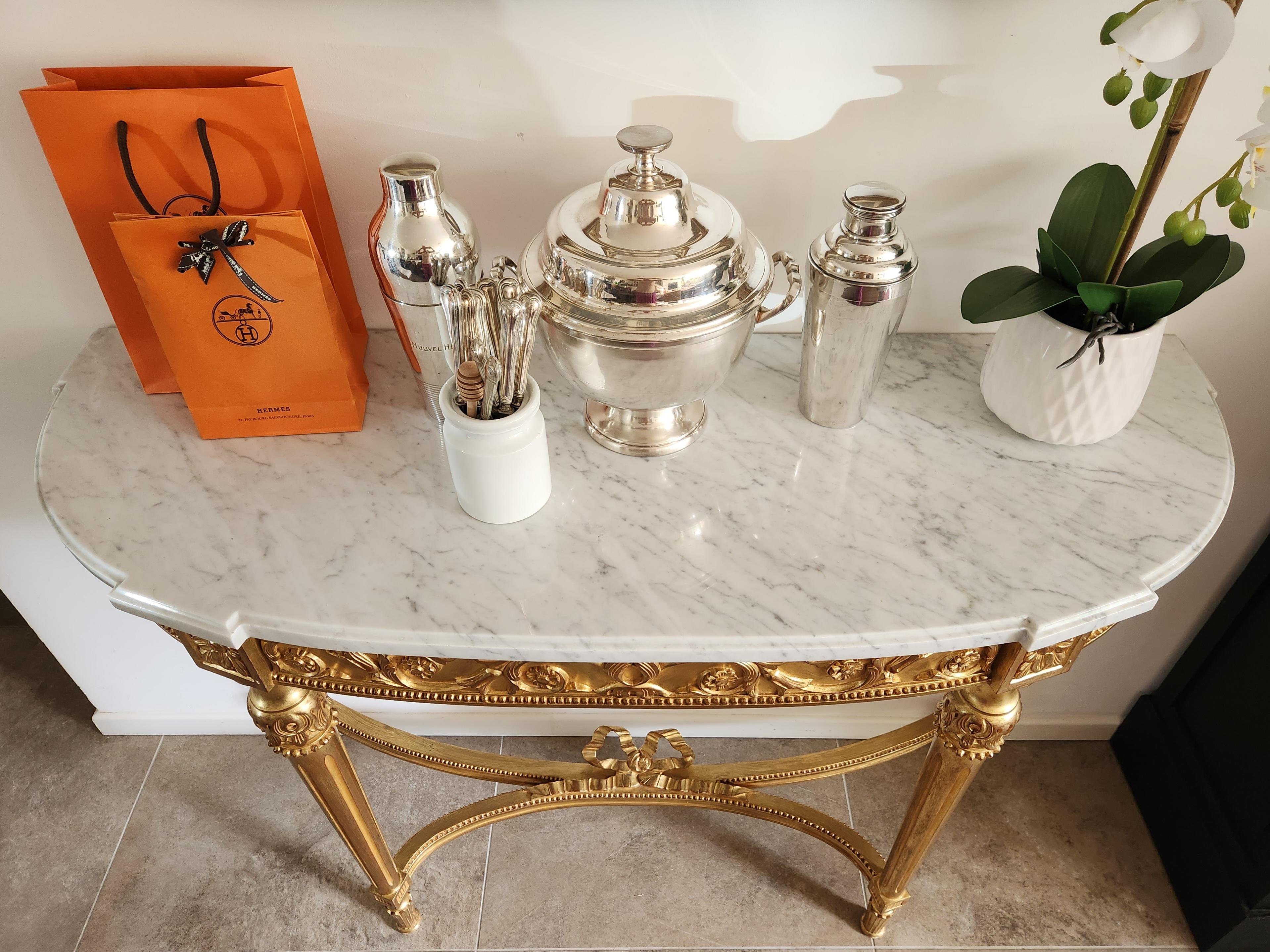 XX secolo Antique French Console Luigi XVI, legno dorato e marmo di Carrara in vendita