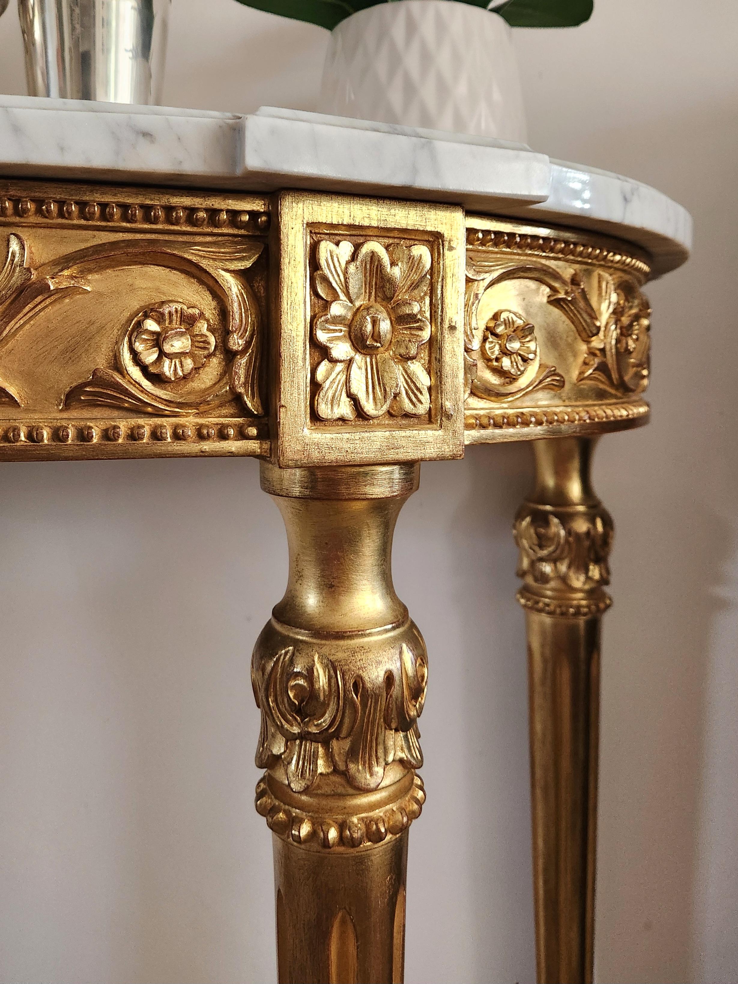 Antique French Console Luigi XVI, legno dorato e marmo di Carrara in vendita 1
