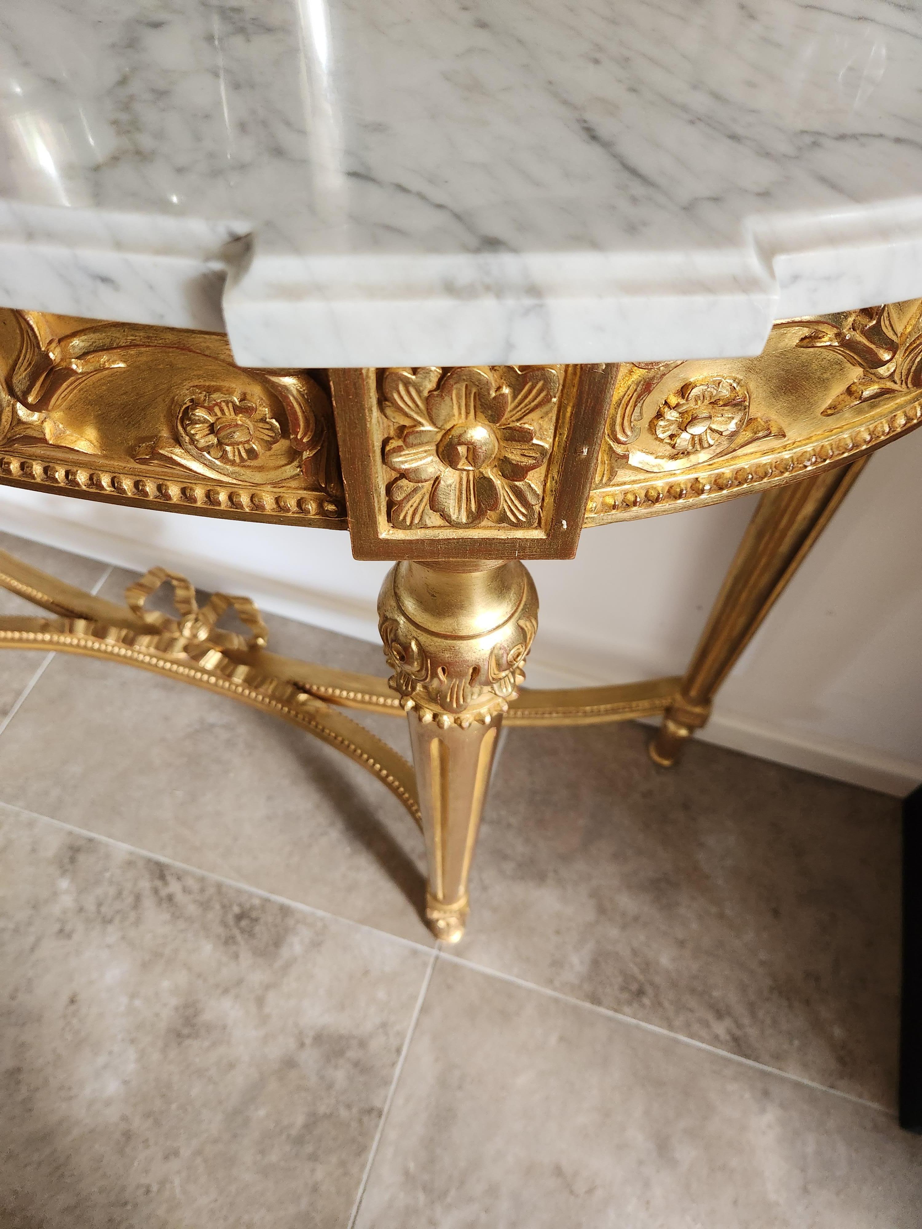 Antique French Console Luigi XVI, legno dorato e marmo di Carrara in vendita 3