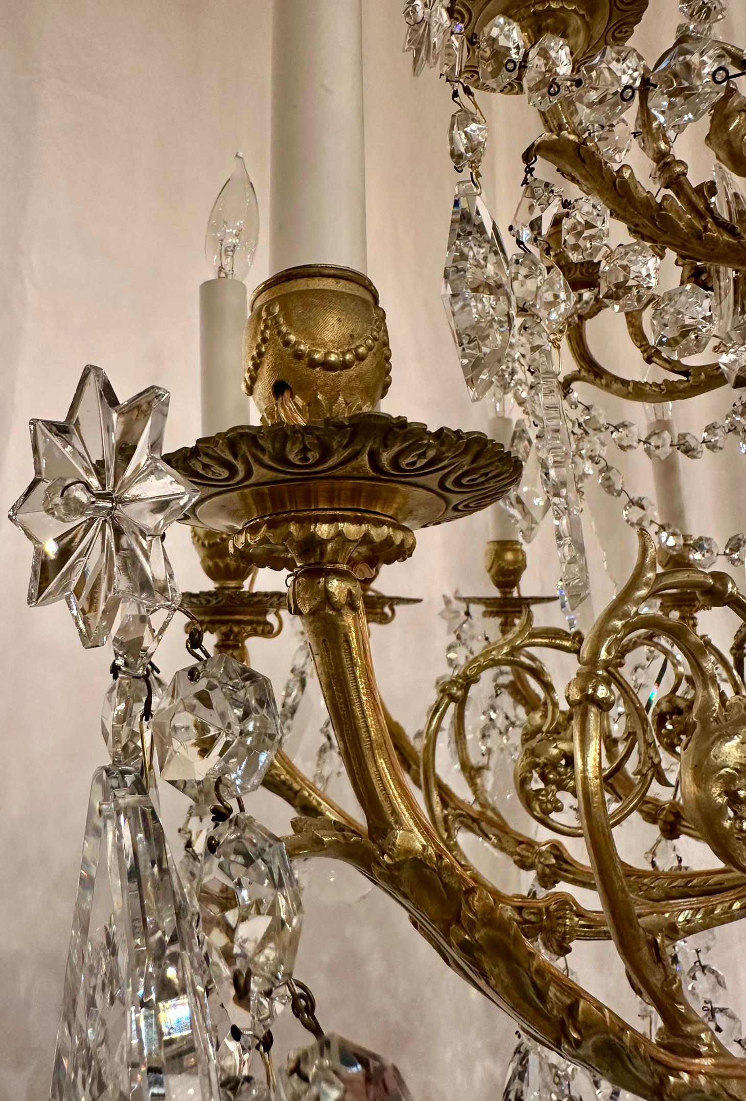Lustre ancien en cristal de Louis XVI et bronze doré à 18 lumières, Circa 1890 en vente 2