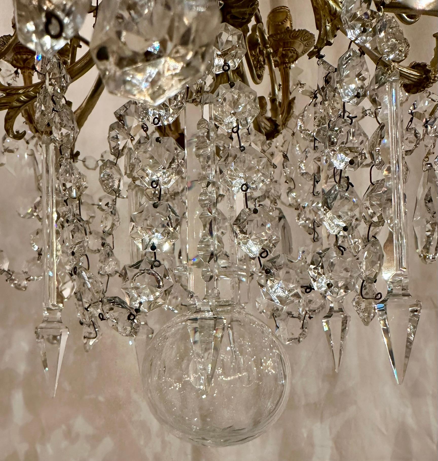 Lustre ancien en cristal de Louis XVI et bronze doré à 18 lumières, Circa 1890 en vente 3
