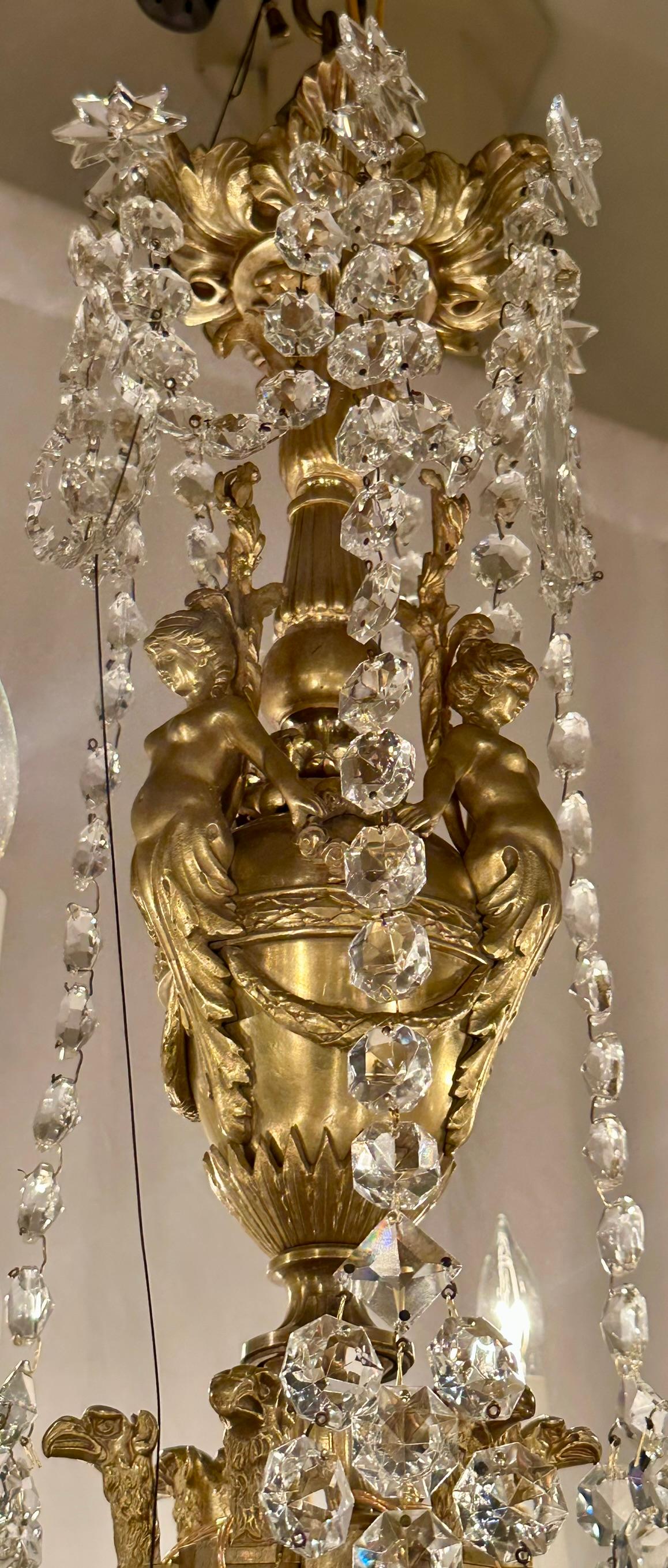 XIXe siècle Lustre ancien en cristal de Louis XVI et bronze doré à 18 lumières, Circa 1890 en vente