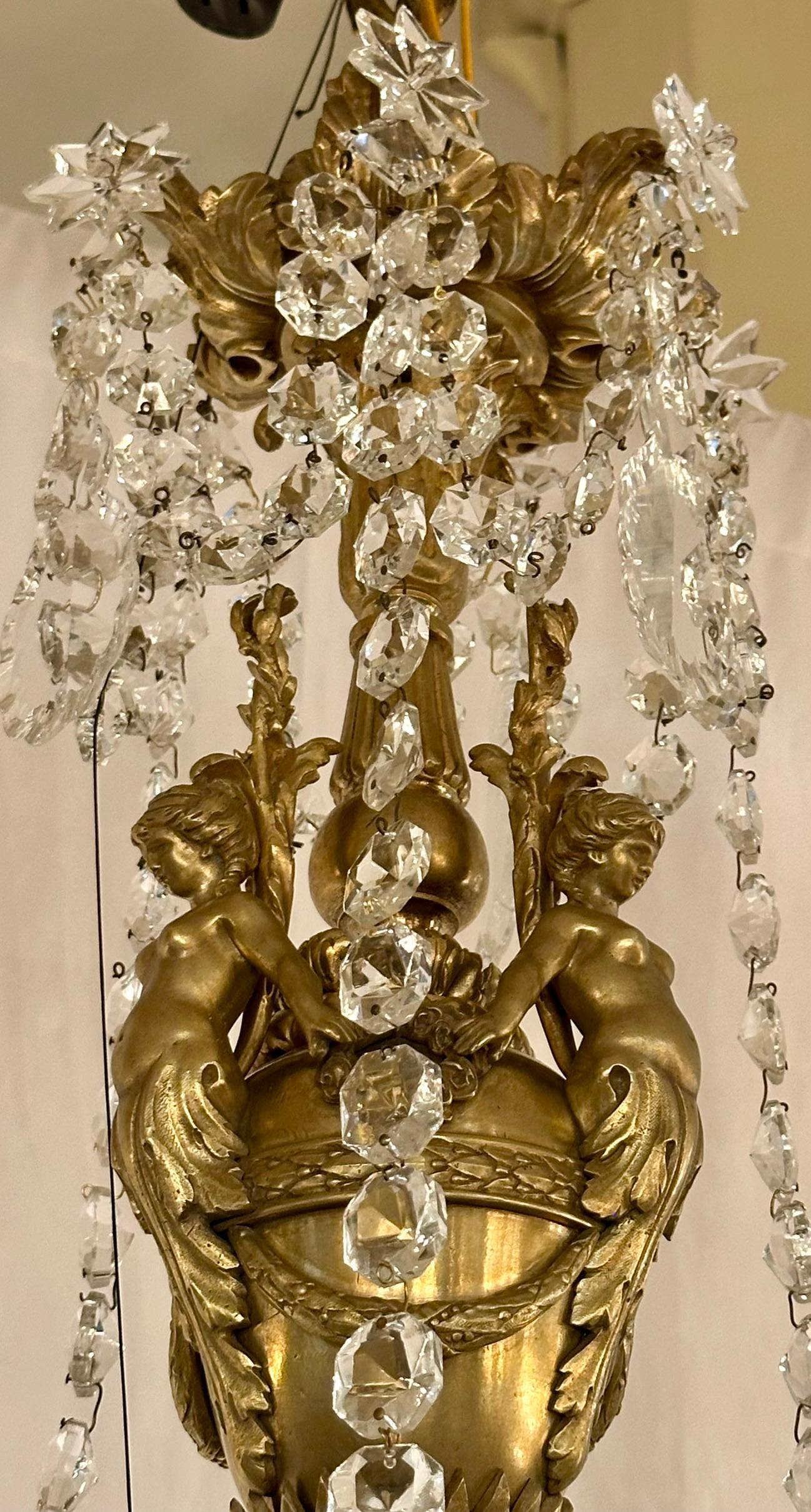 Bronze Lustre ancien en cristal de Louis XVI et bronze doré à 18 lumières, Circa 1890 en vente