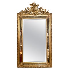 Antique French Louis XVI Specchio inciso e smussato in foglia d'oro, circa 1885-1895